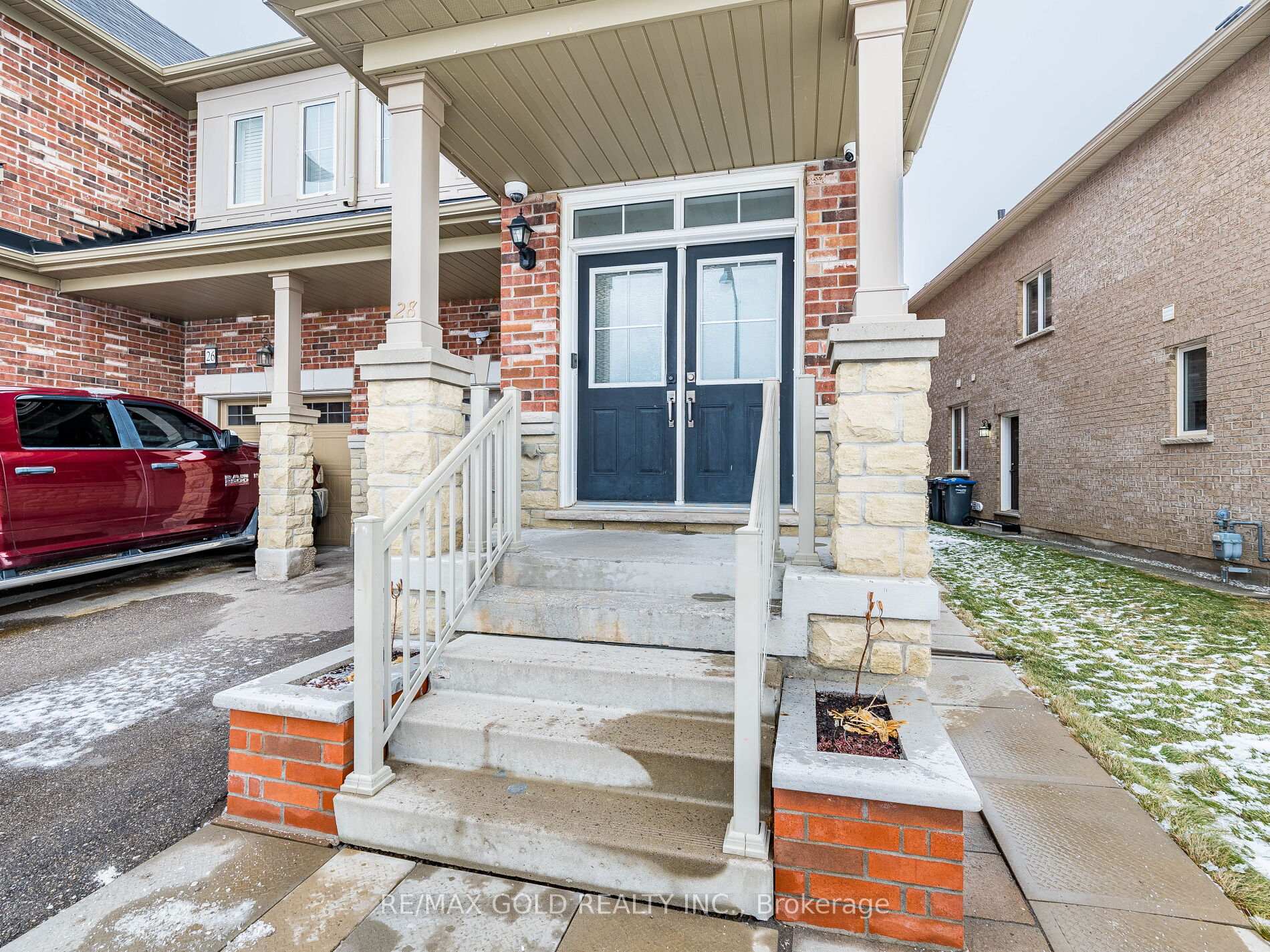 Photo 2 of 28 Banas Way, Brampton, Northwest Brampton — HOMEH