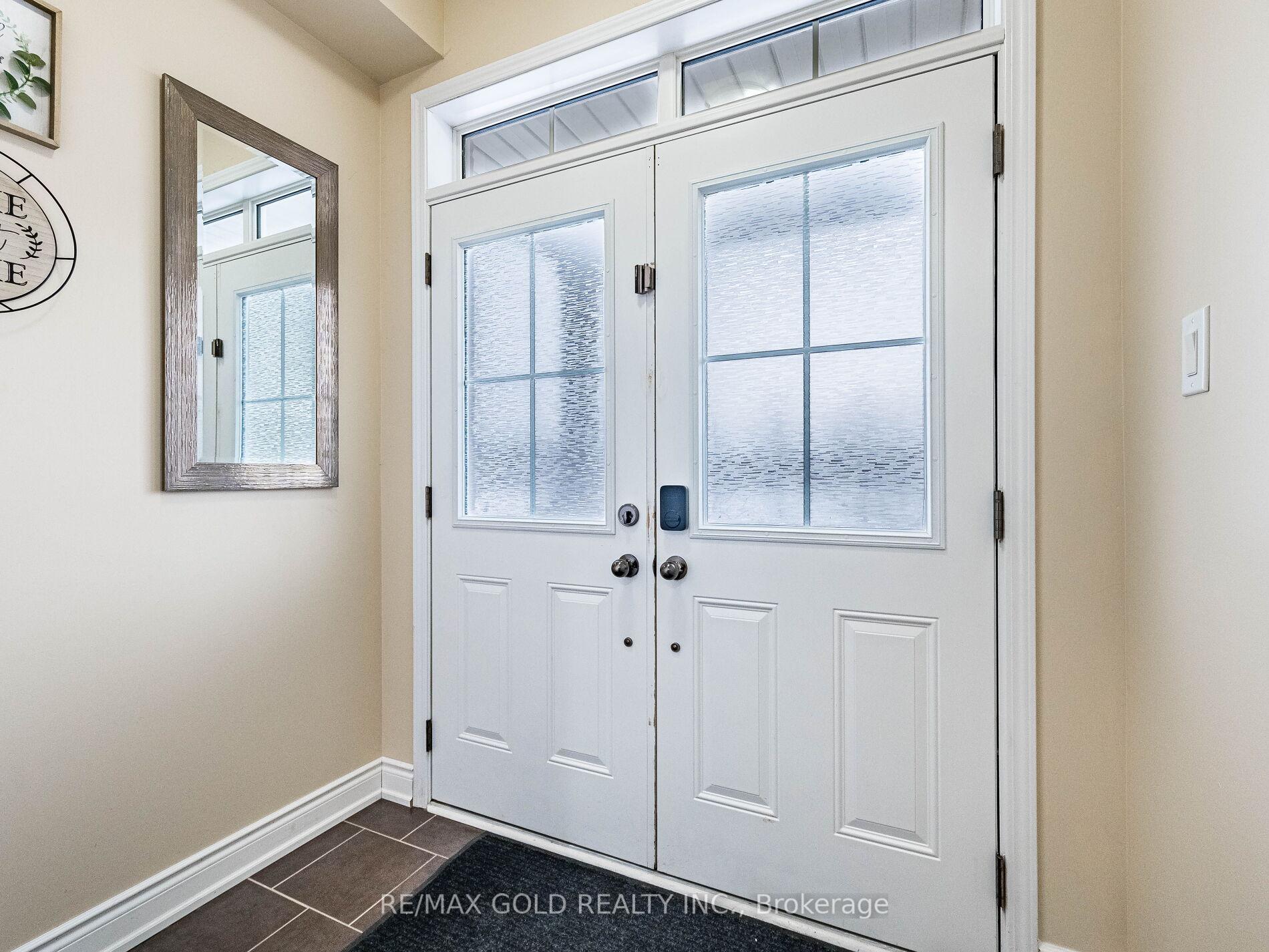 Photo 10 of 28 Banas Way, Brampton, Northwest Brampton — HOMEH