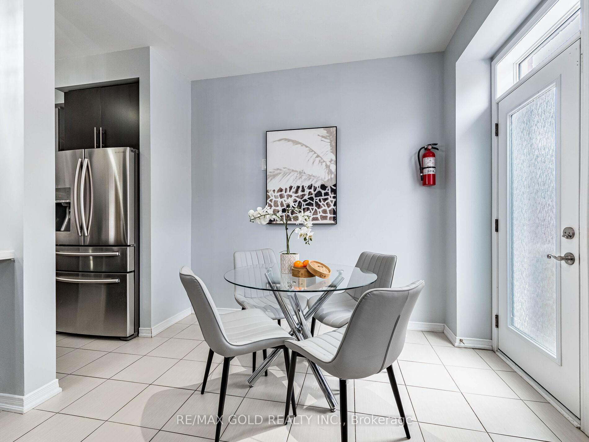 Photo 23 of 28 Banas Way, Brampton, Northwest Brampton — HOMEH