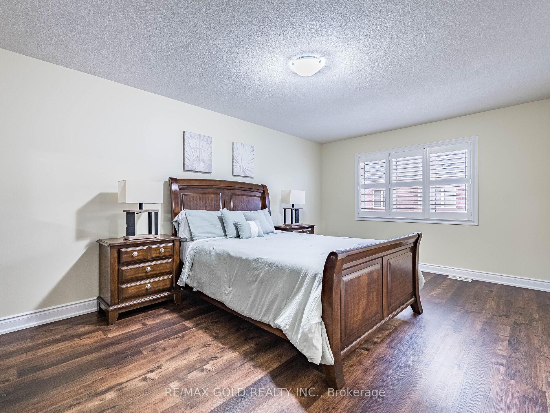 Photo 31 of 28 Banas Way, Brampton, Northwest Brampton — HOMEH