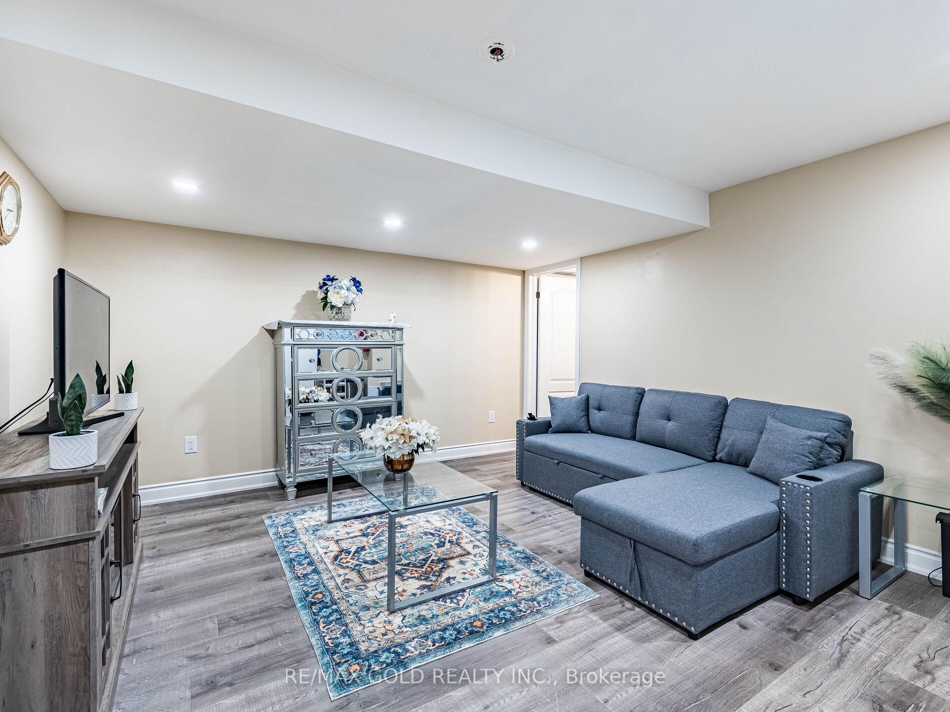 Photo 22 of 28 Banas Way, Brampton, Northwest Brampton — HOMEH