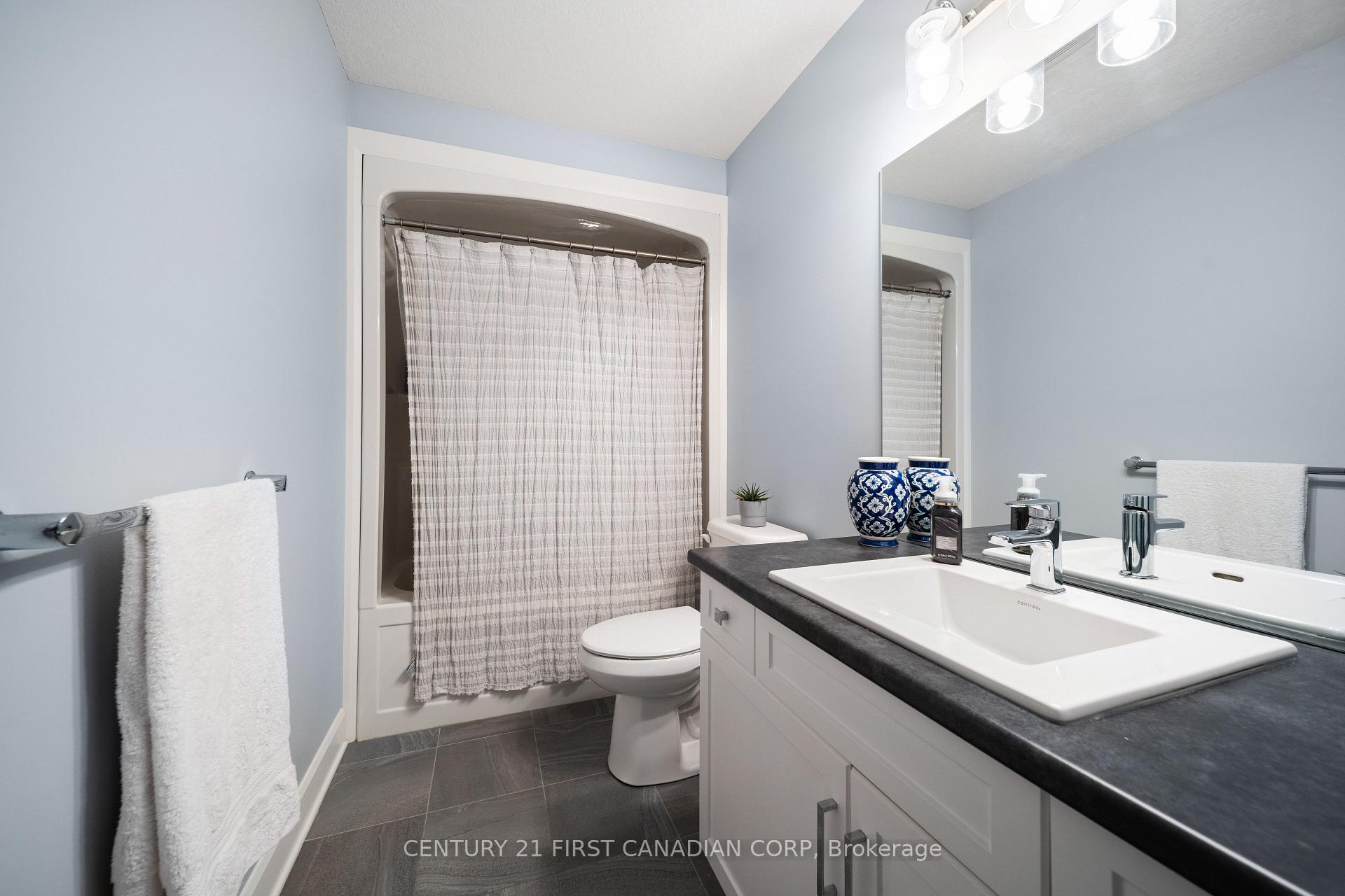 Photo 25 of 146 Gilmour Drive, Lucan Biddulph, Lucan — HOMEH