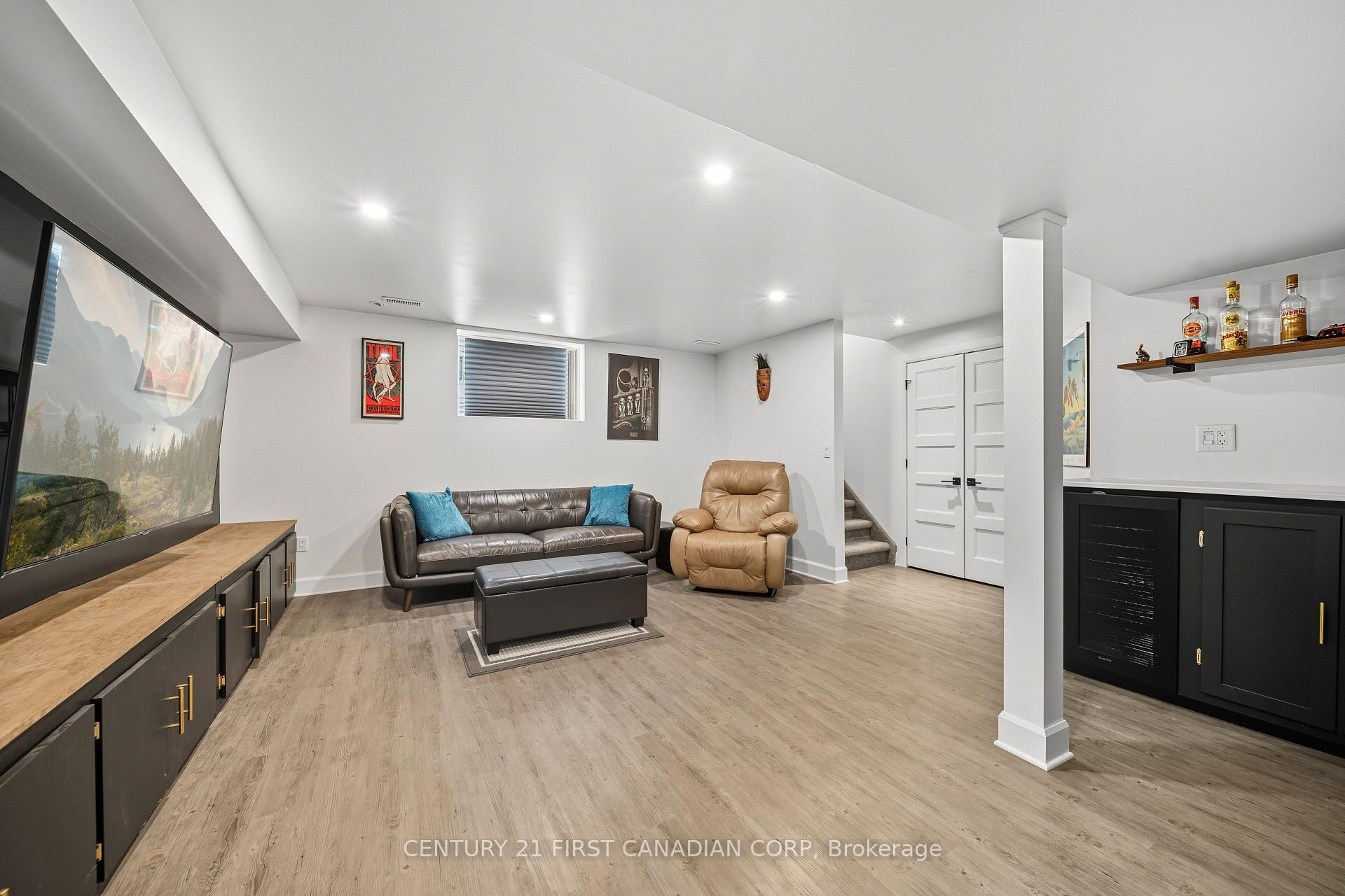 Photo 28 of 146 Gilmour Drive, Lucan Biddulph, Lucan — HOMEH