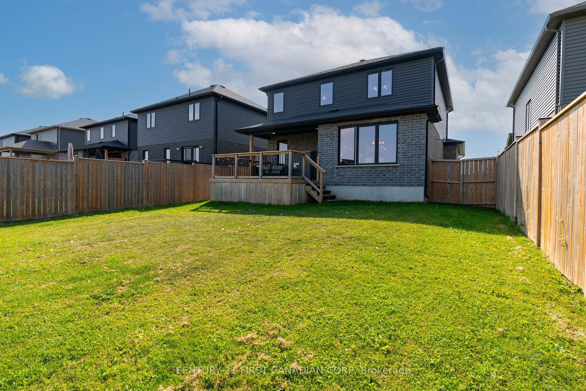 Photo 33 of 146 Gilmour Drive, Lucan Biddulph, Lucan — HOMEH