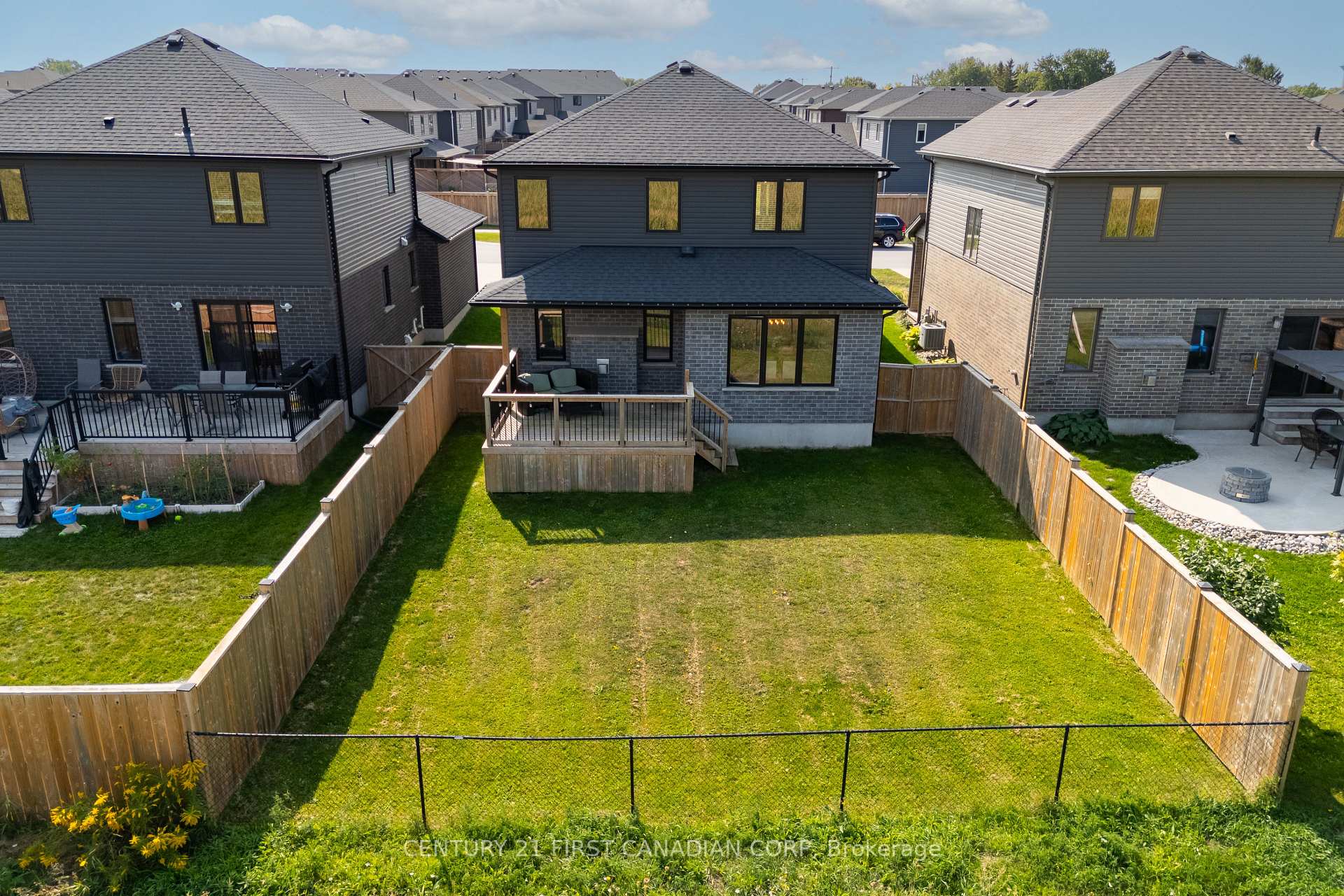 Photo 34 of 146 Gilmour Drive, Lucan Biddulph, Lucan — HOMEH