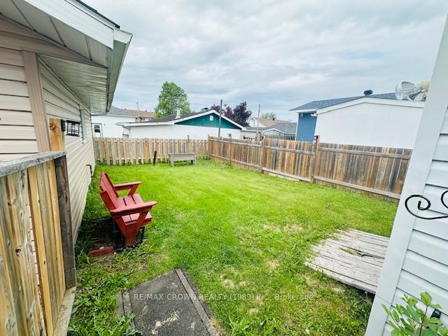 Photo 5 of 23 Cartier Avenue, Kapuskasing — HOMEH