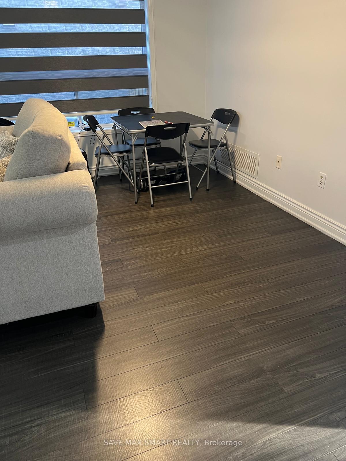 Photo 13 of 14 Willow Park Drive, Brampton, Sandringham-Wellington — HOMEH
