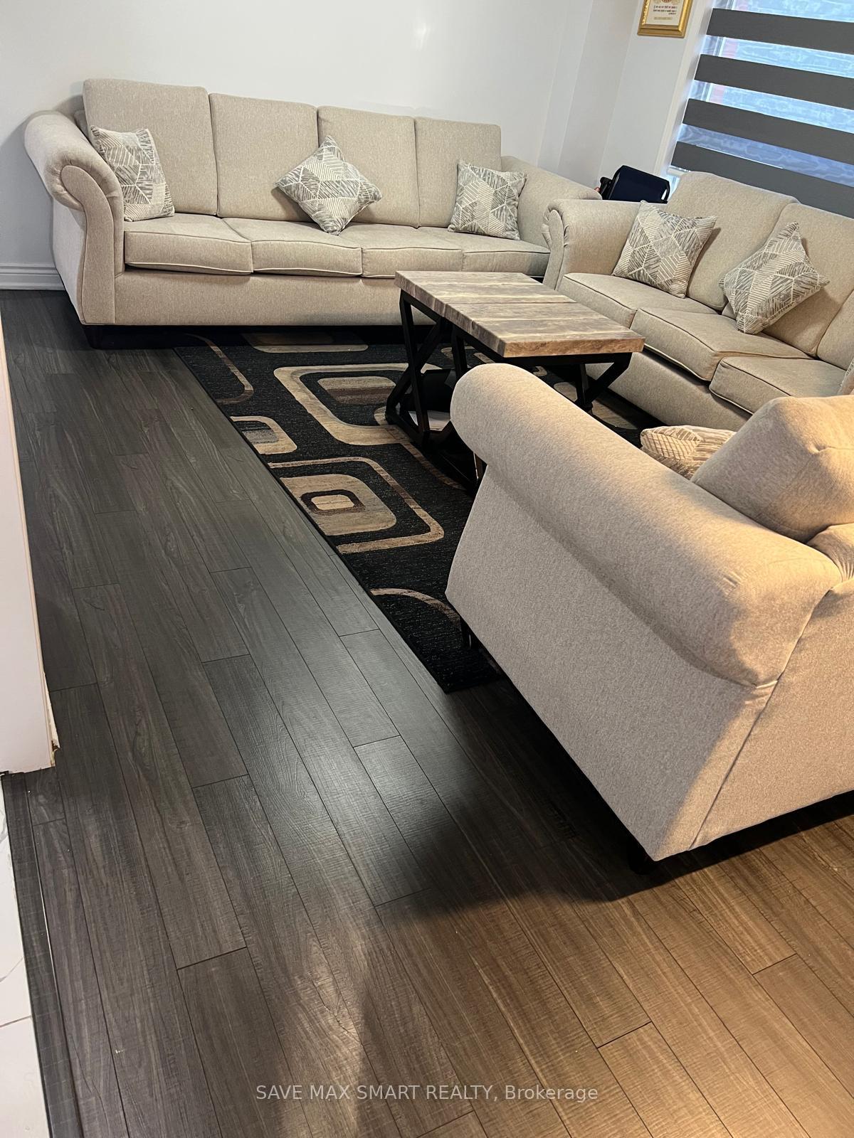 Photo 19 of 14 Willow Park Drive, Brampton, Sandringham-Wellington — HOMEH