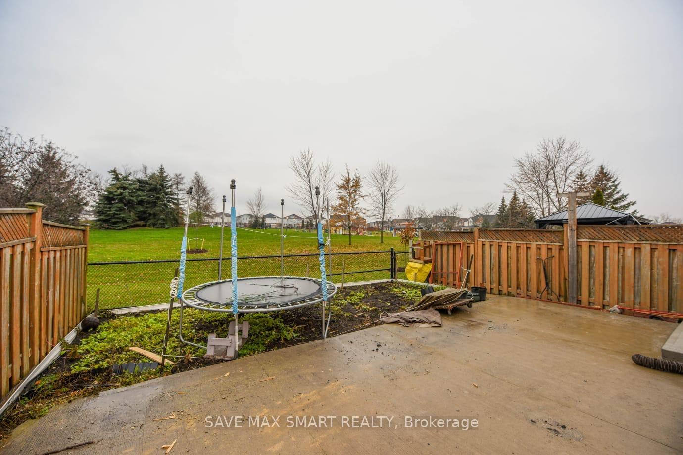 Photo 8 of 14 Willow Park Drive, Brampton, Sandringham-Wellington — HOMEH
