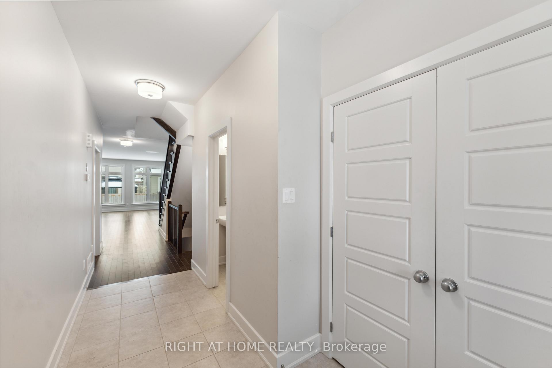 Photo 2 of 632 Moonflower Crescent W, Ottawa, Blossom Park/Kemp Park/Findlay Creek — HOMEH