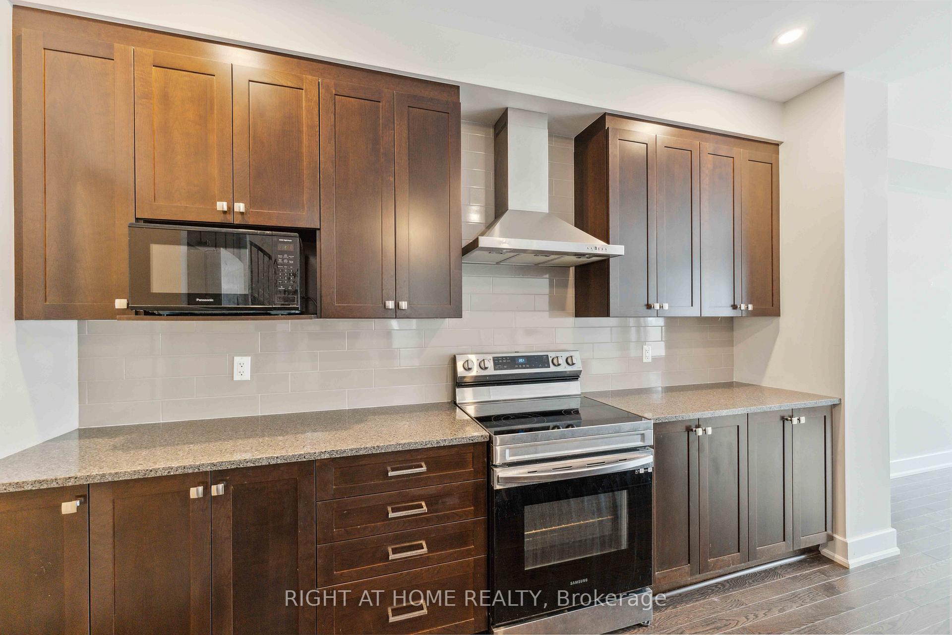 Photo 15 of 632 Moonflower Crescent W, Ottawa, Blossom Park/Kemp Park/Findlay Creek — HOMEH