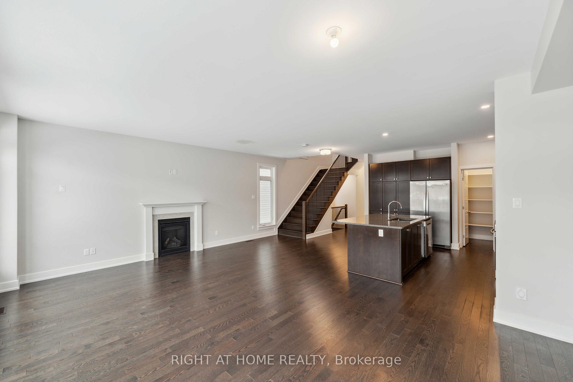 Photo 7 of 632 Moonflower Crescent W, Ottawa, Blossom Park/Kemp Park/Findlay Creek — HOMEH