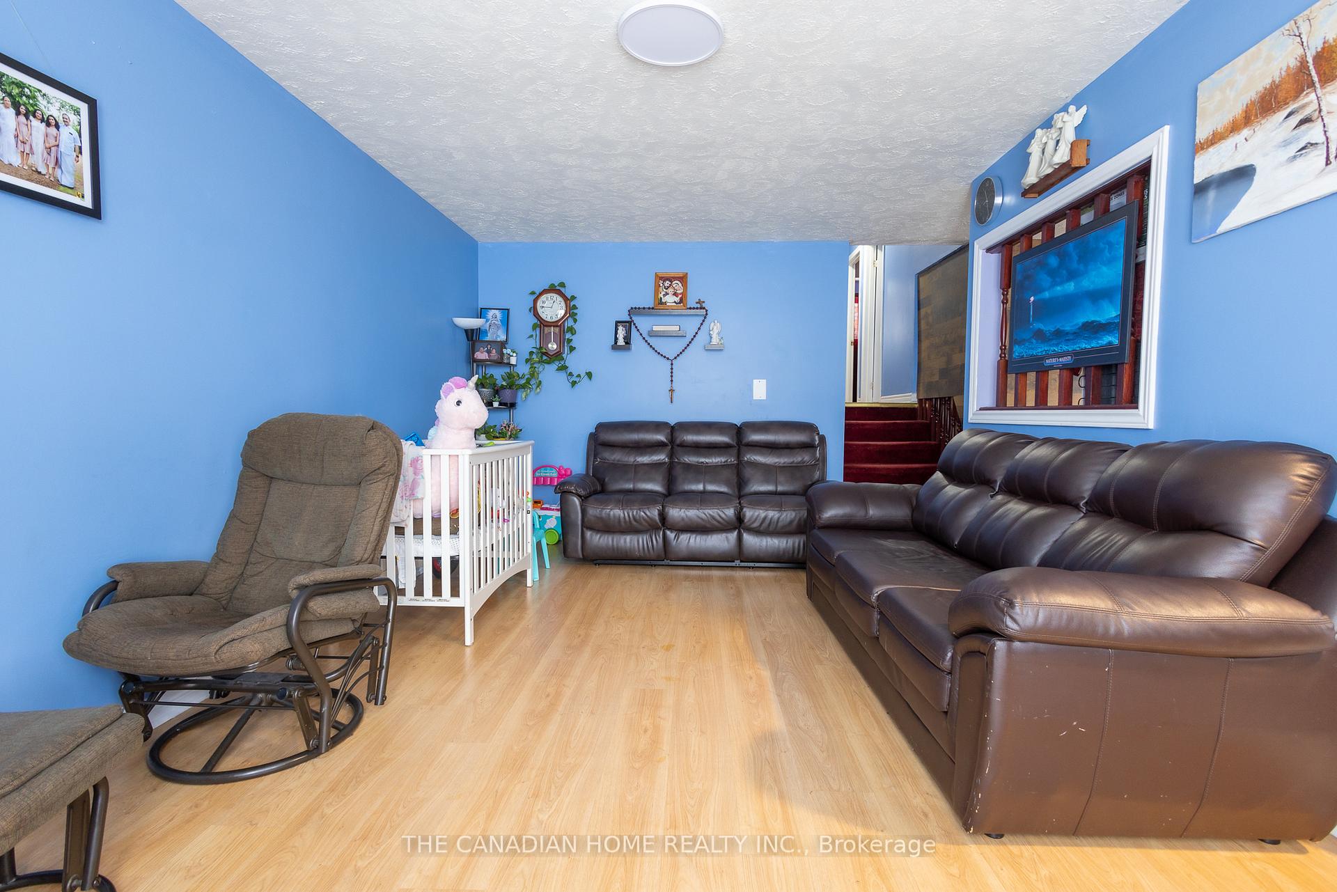 Photo 8 of 7789 Ethel Street, Niagara Falls, West Wood — HOMEH