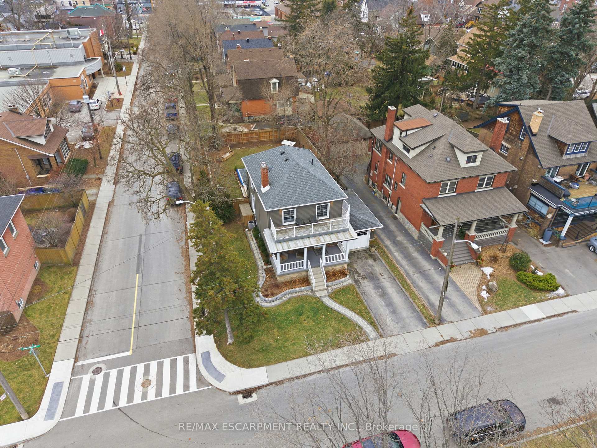 Photo 4 of 232 Mountain Park Avenue, Hamilton, Eastmount — HOMEH