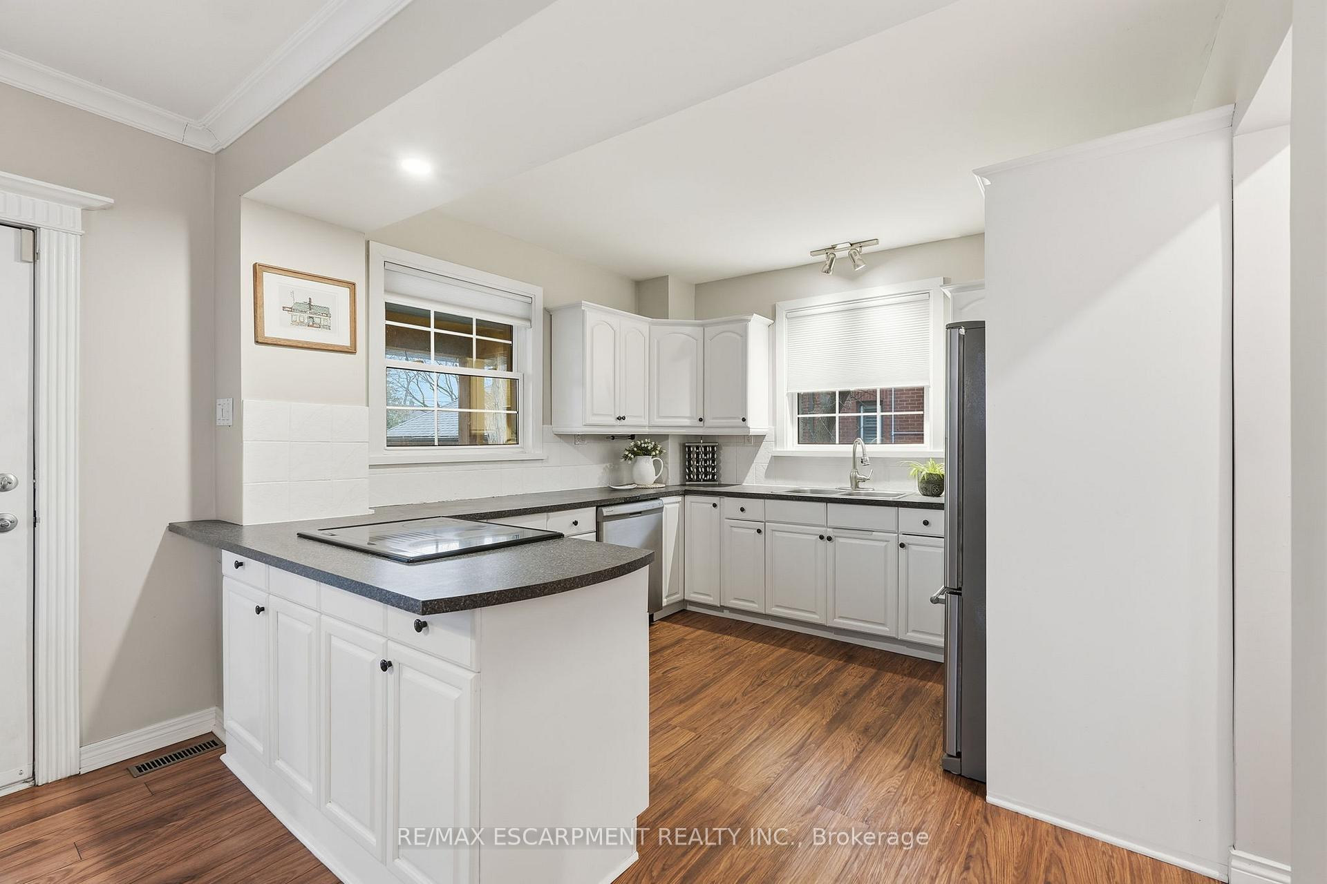 Photo 25 of 232 Mountain Park Avenue, Hamilton, Eastmount — HOMEH