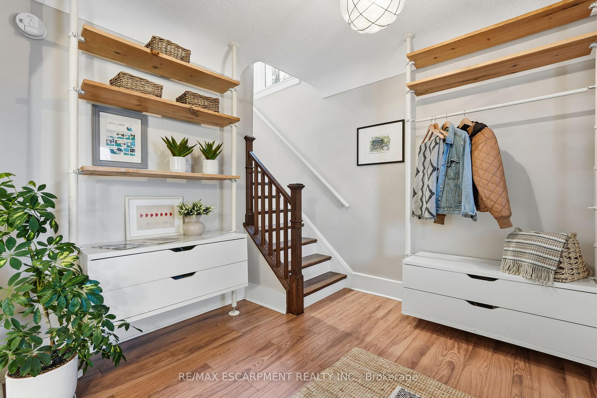 Photo 14 of 232 Mountain Park Avenue, Hamilton, Eastmount — HOMEH