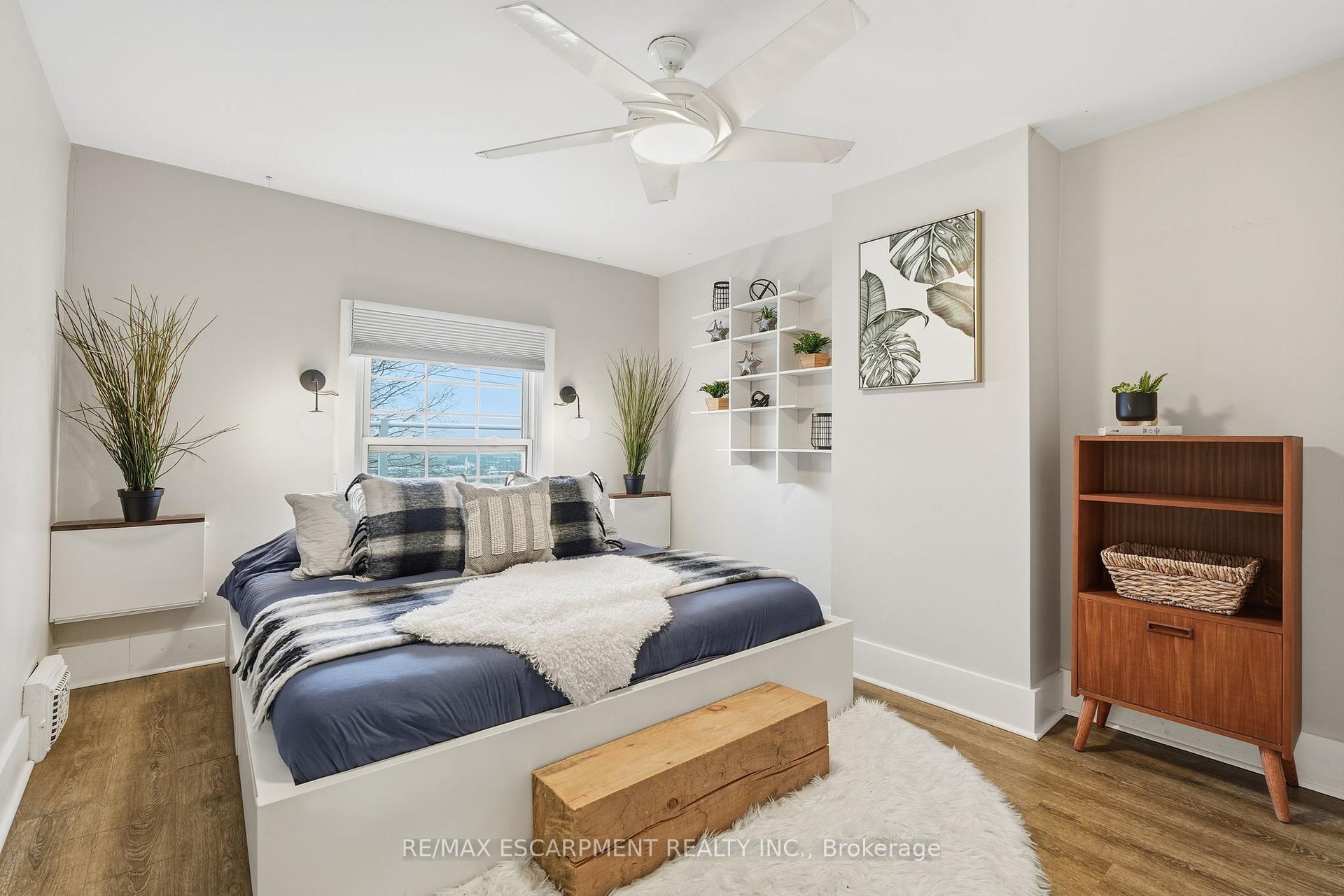 Photo 10 of 232 Mountain Park Avenue, Hamilton, Eastmount — HOMEH
