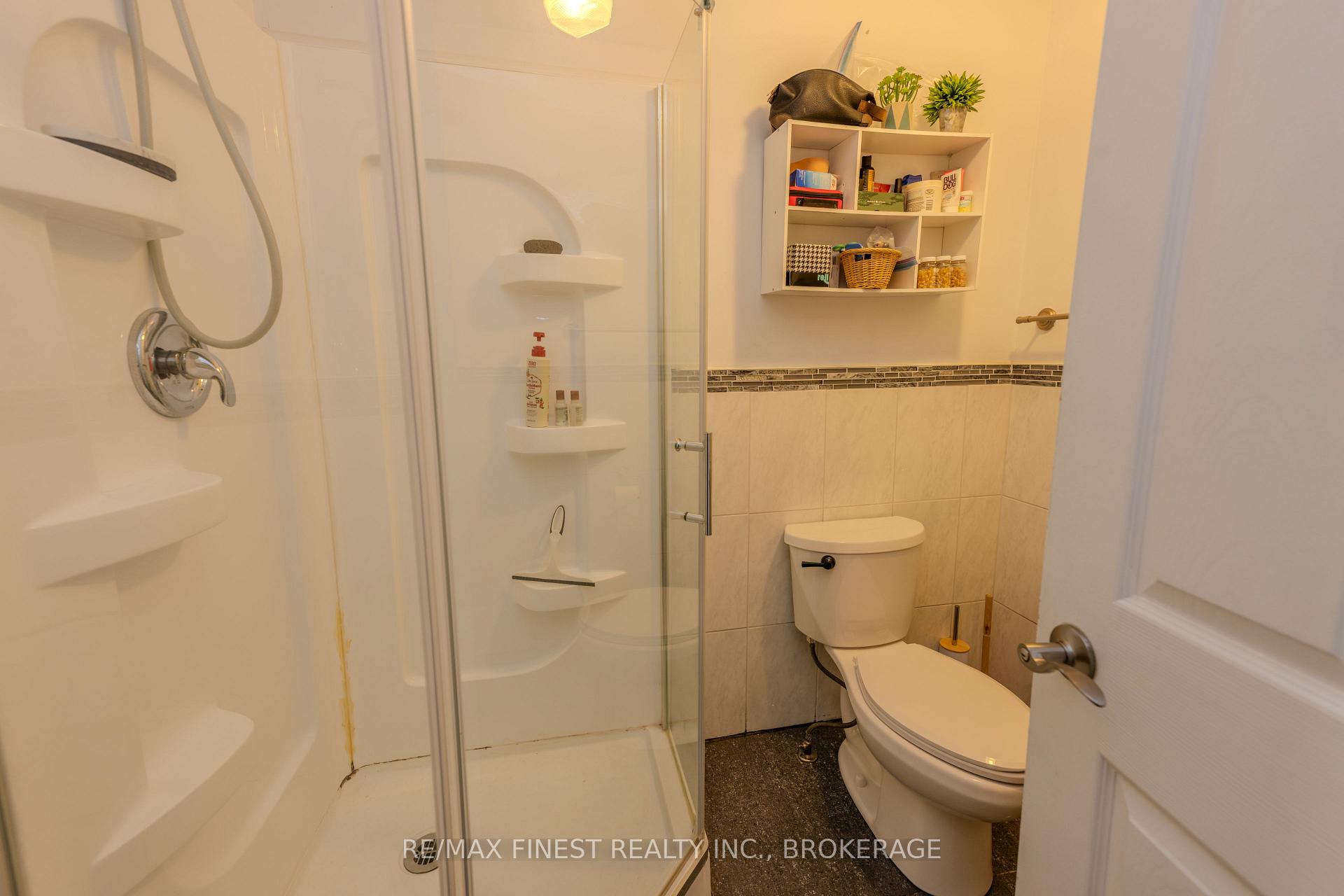 Photo 23 of 556 Brock Street, Kingston, Central City East — HOMEH