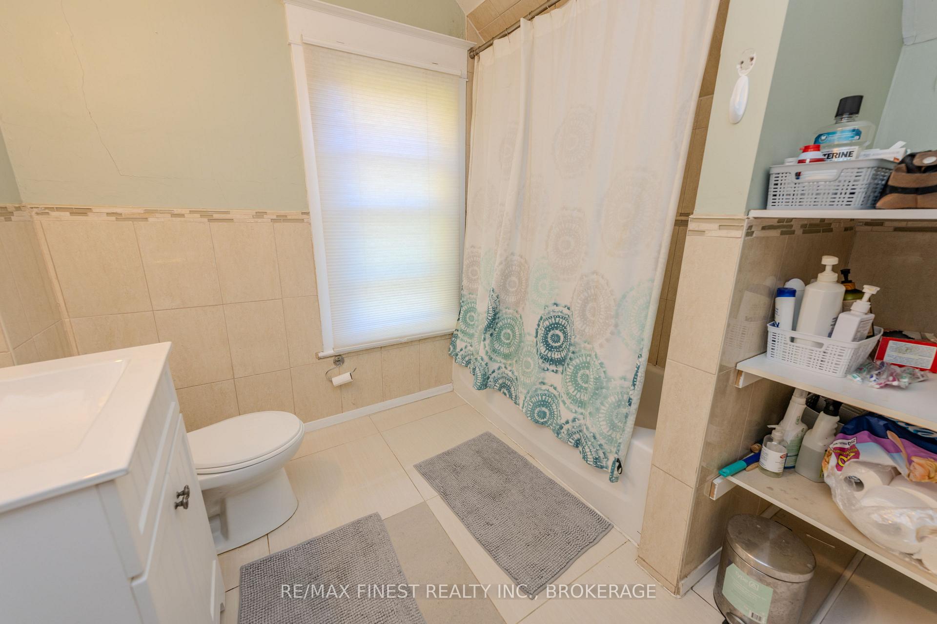 Photo 32 of 556 Brock Street, Kingston, Central City East — HOMEH