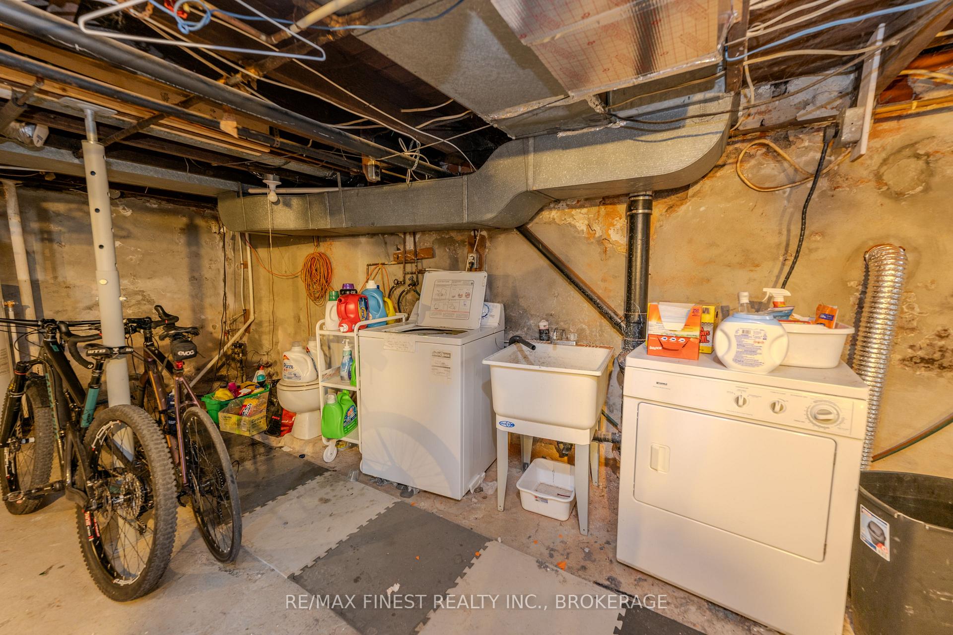 Photo 29 of 556 Brock Street, Kingston, Central City East — HOMEH