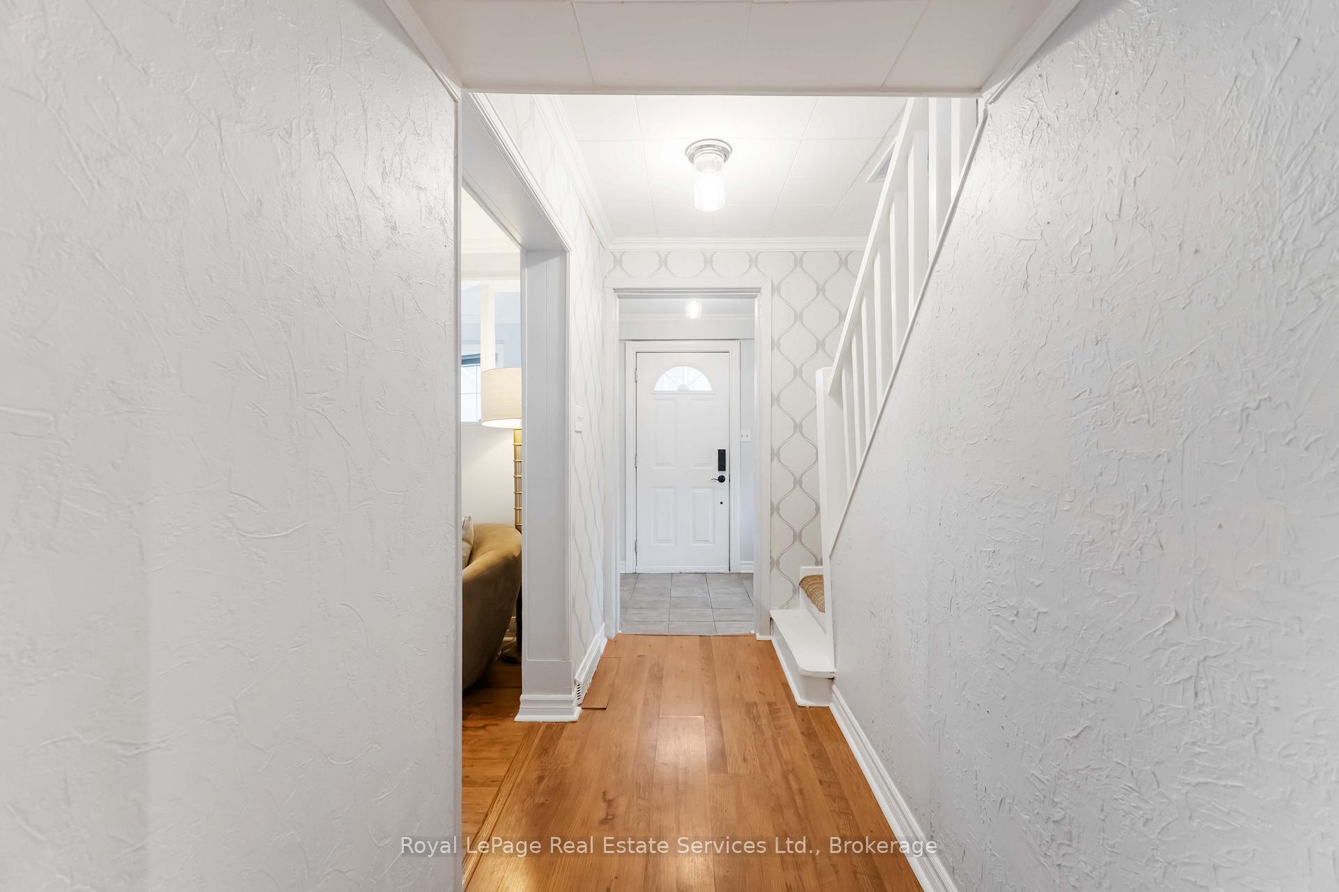 Photo 7 of 1 Mareve Avenue, Hamilton, Hamilton Beach — HOMEH