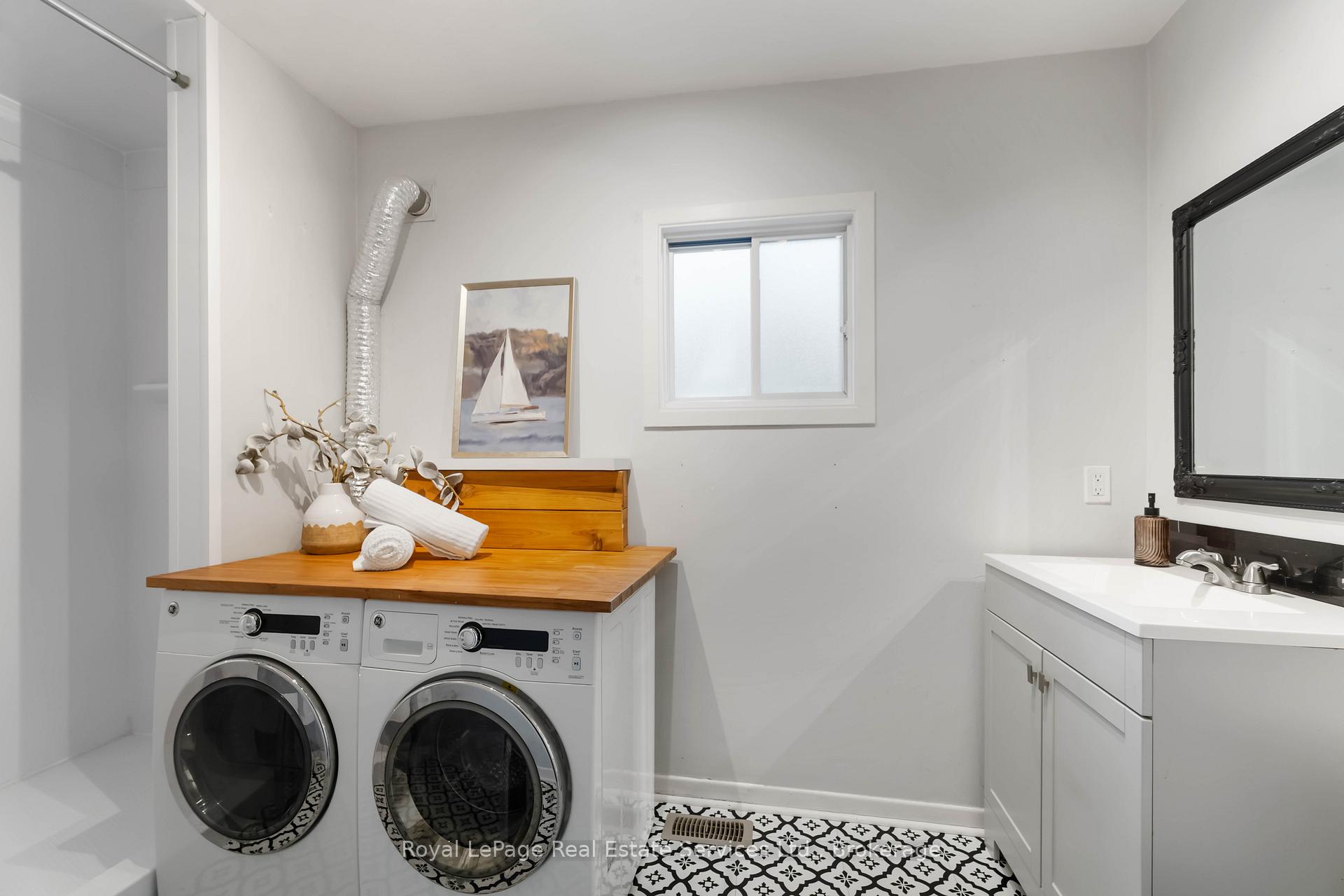 Photo 11 of 1 Mareve Avenue, Hamilton, Hamilton Beach — HOMEH