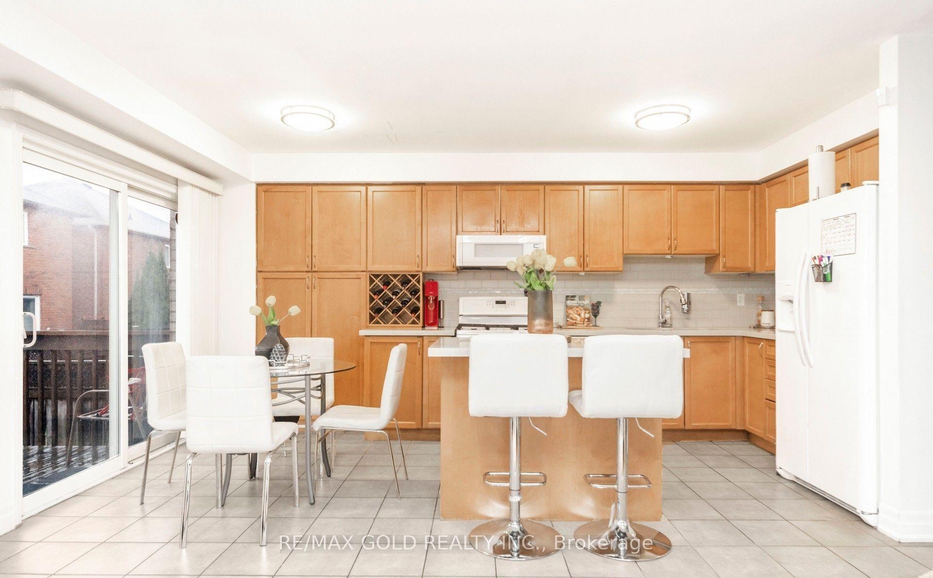 Photo 19 of 36 Roxton Crescent, Brampton, Fletcher's Meadow — HOMEH