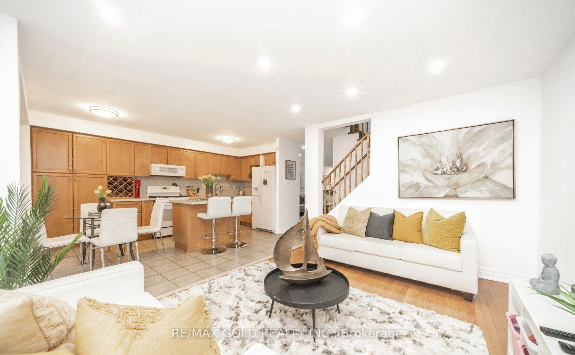 Photo 22 of 36 Roxton Crescent, Brampton, Fletcher's Meadow — HOMEH