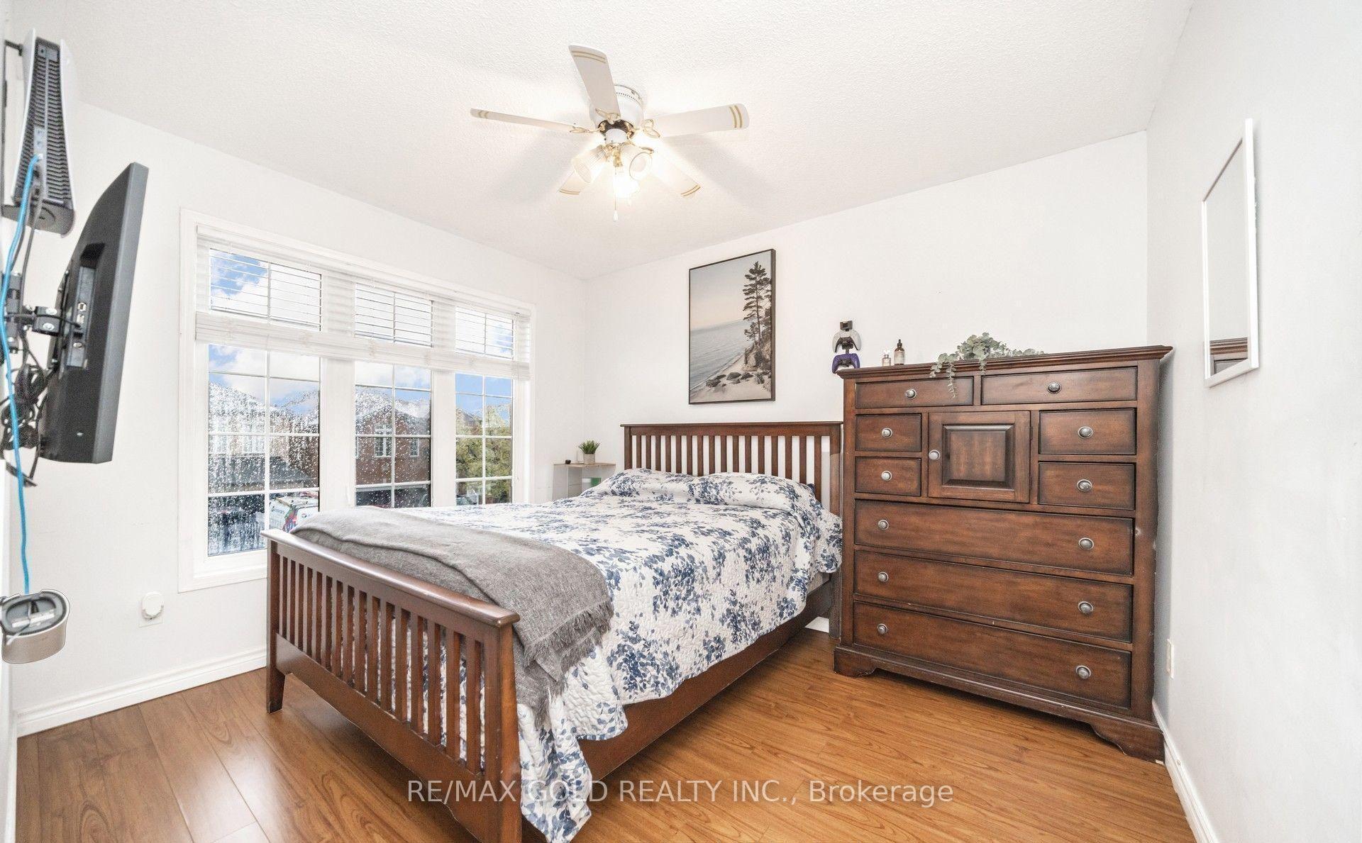 Photo 13 of 36 Roxton Crescent, Brampton, Fletcher's Meadow — HOMEH