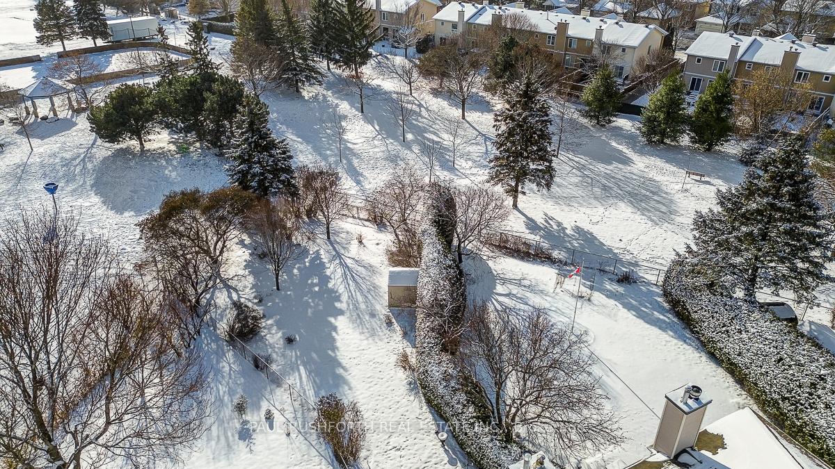 Photo 11 of 23 Willwood Crescent, Ottawa, Barrhaven - Cedargrove/Fraserdale — HOMEH