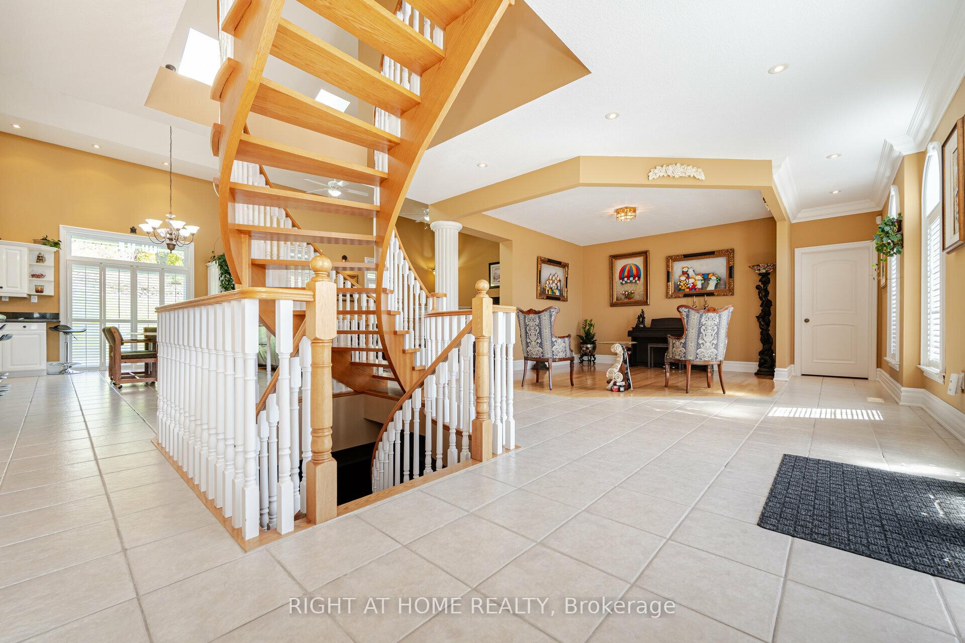 Photo 5 of 6 Lord Duncan Court, Clarington, Rural Clarington — HOMEH