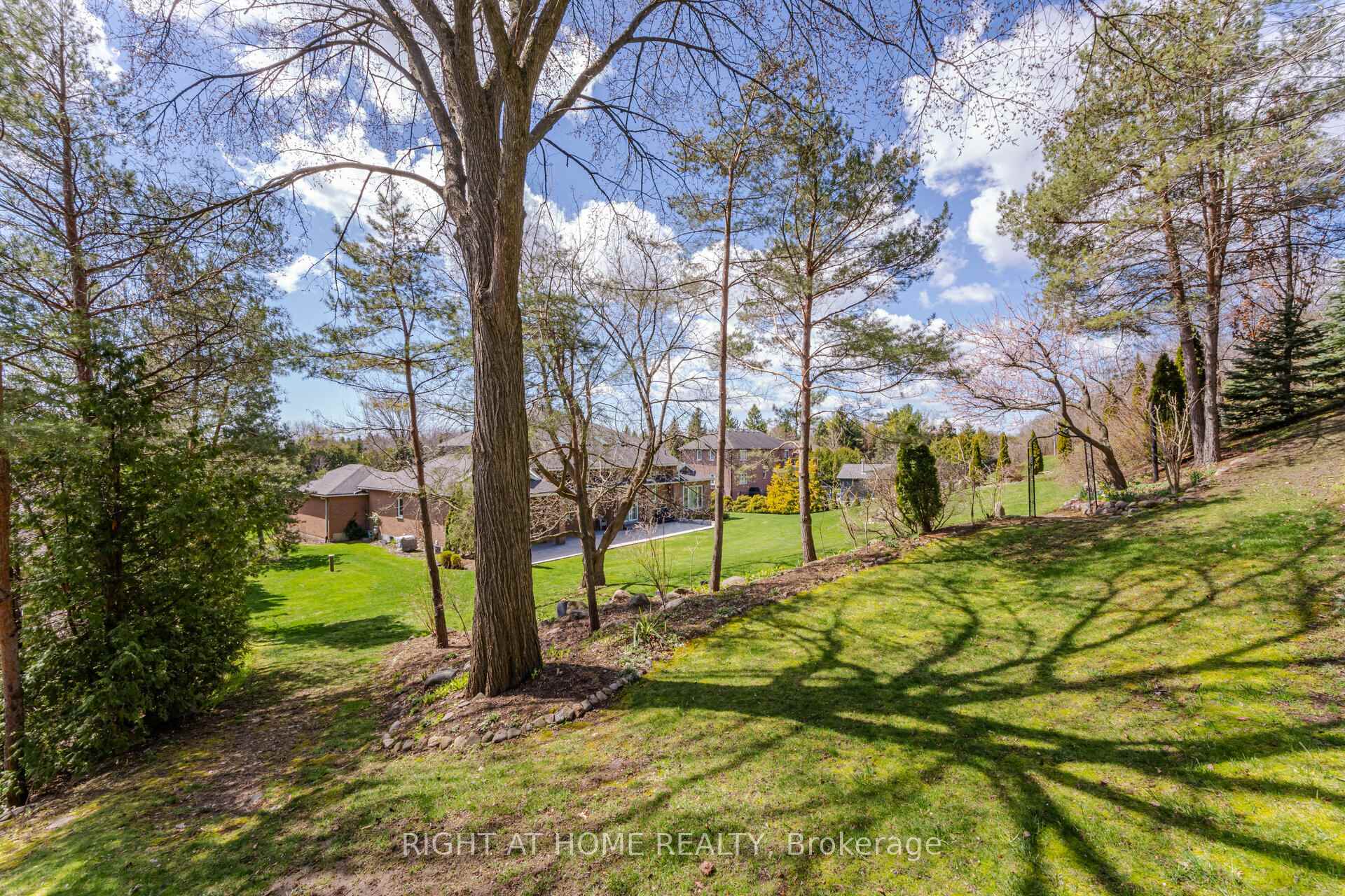 Photo 33 of 6 Lord Duncan Court, Clarington, Rural Clarington — HOMEH
