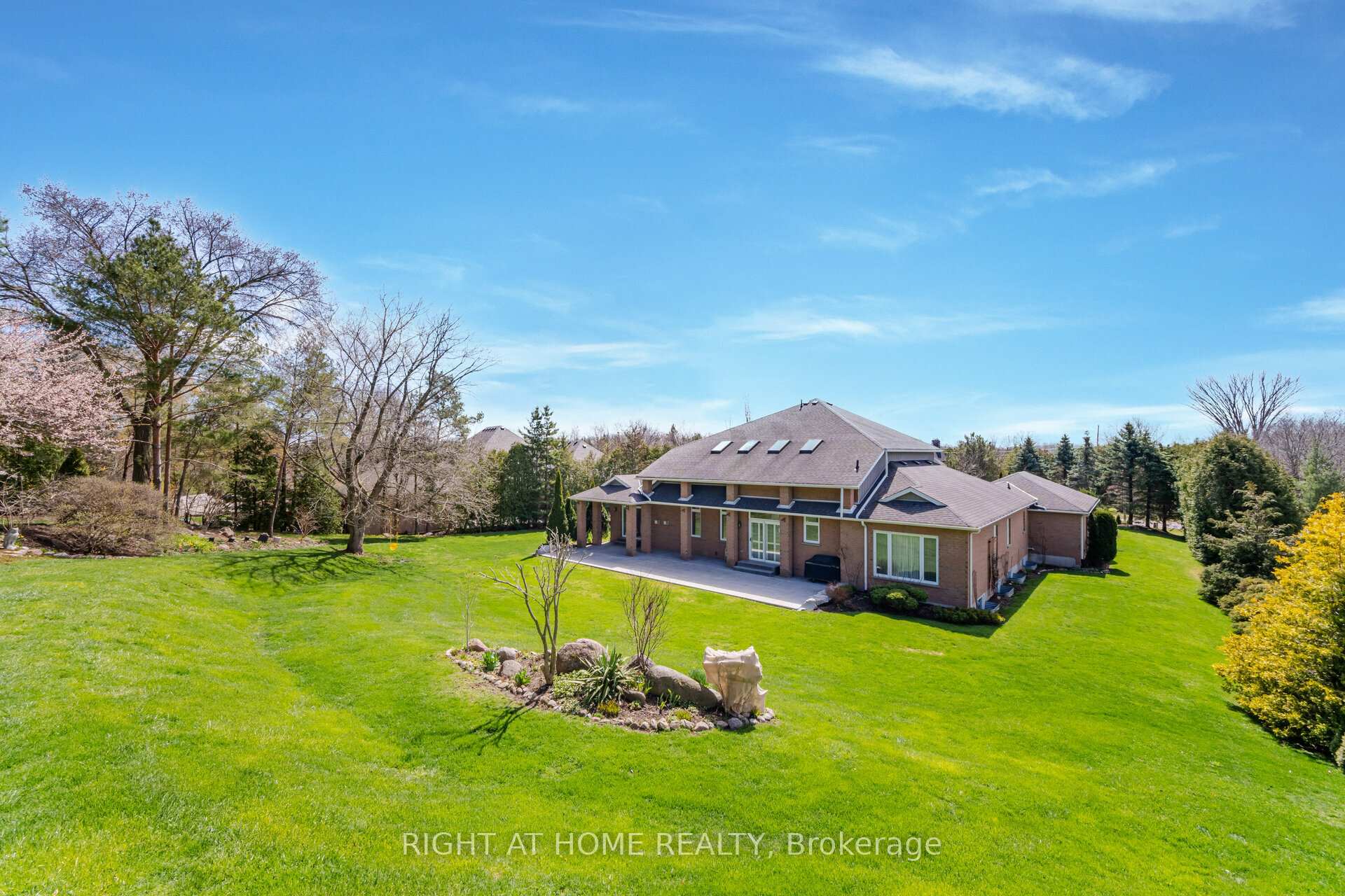 Photo 34 of 6 Lord Duncan Court, Clarington, Rural Clarington — HOMEH