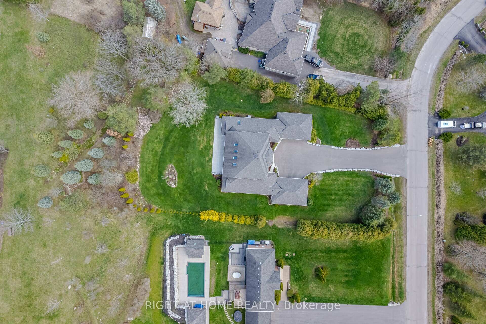 Photo 35 of 6 Lord Duncan Court, Clarington, Rural Clarington — HOMEH