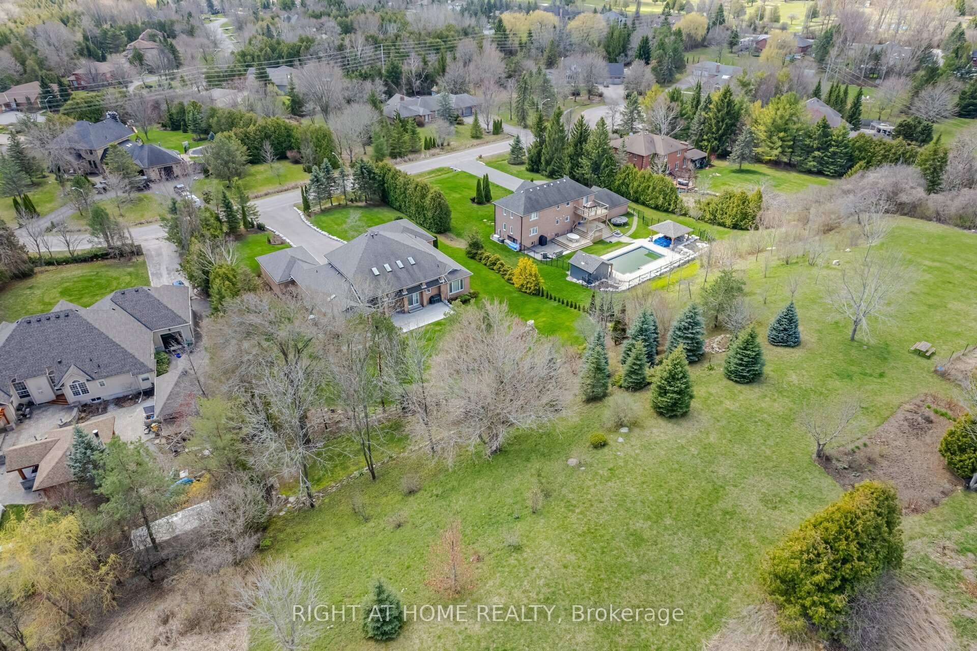 Photo 36 of 6 Lord Duncan Court, Clarington, Rural Clarington — HOMEH