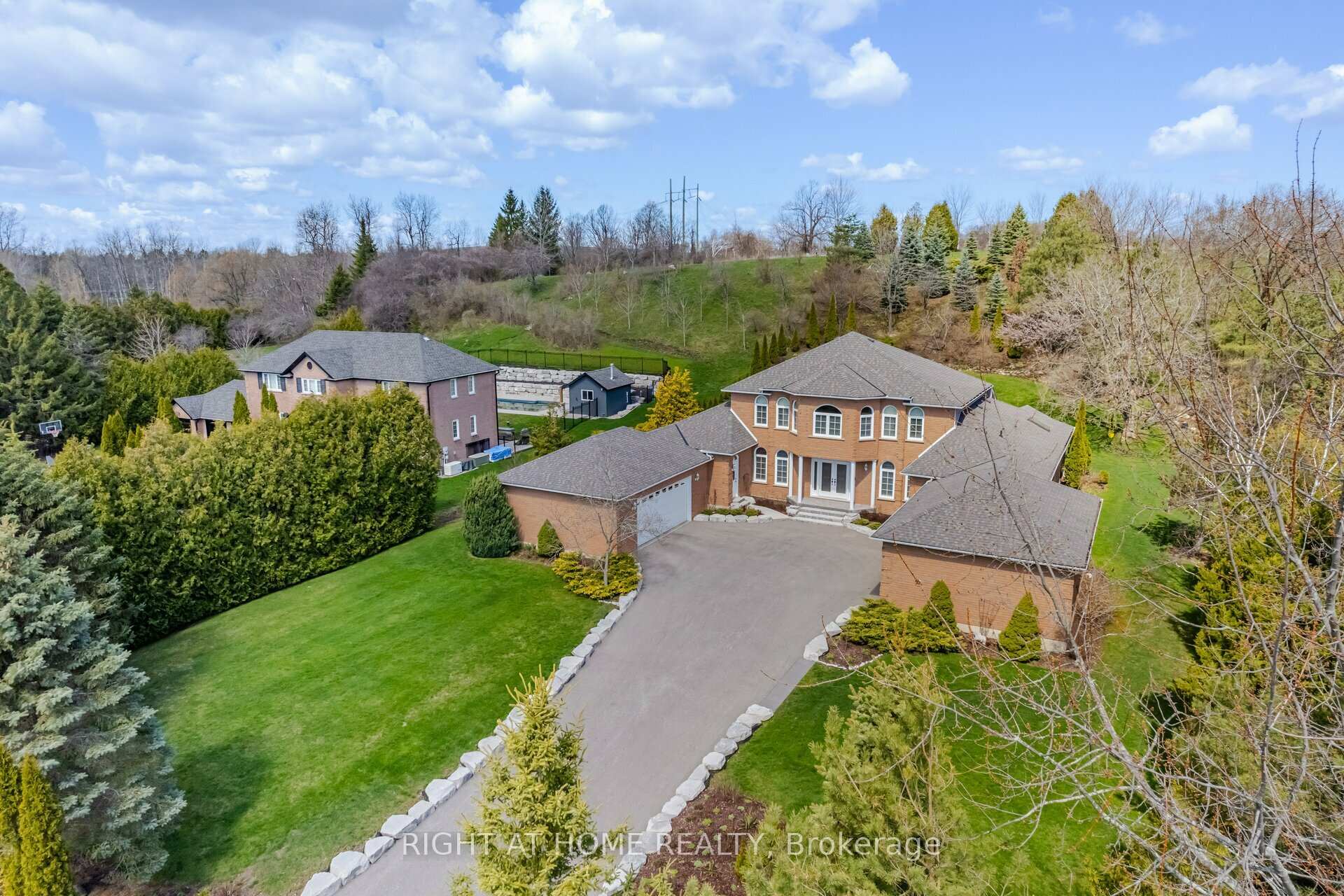 Photo 40 of 6 Lord Duncan Court, Clarington, Rural Clarington — HOMEH