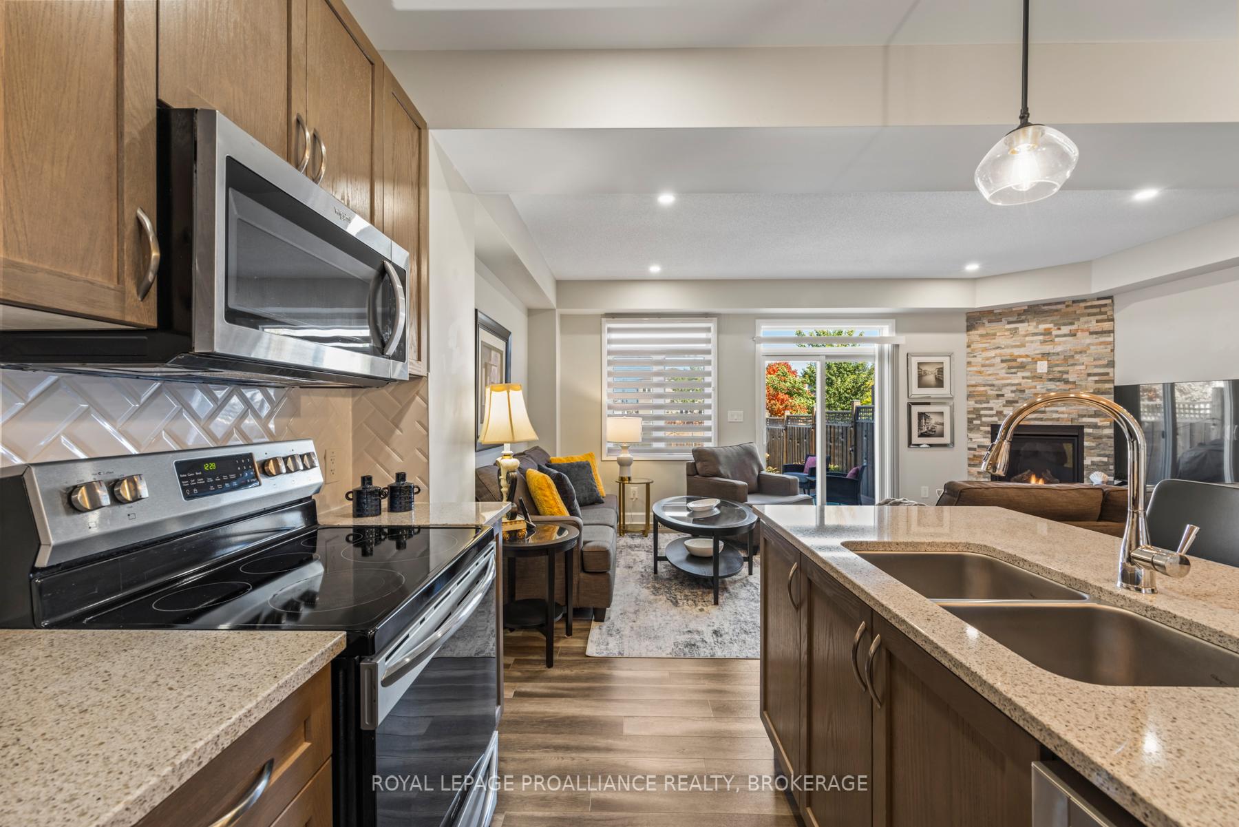 Photo 12 of 1550 Davenport Crescent, Kingston, City Northwest — HOMEH