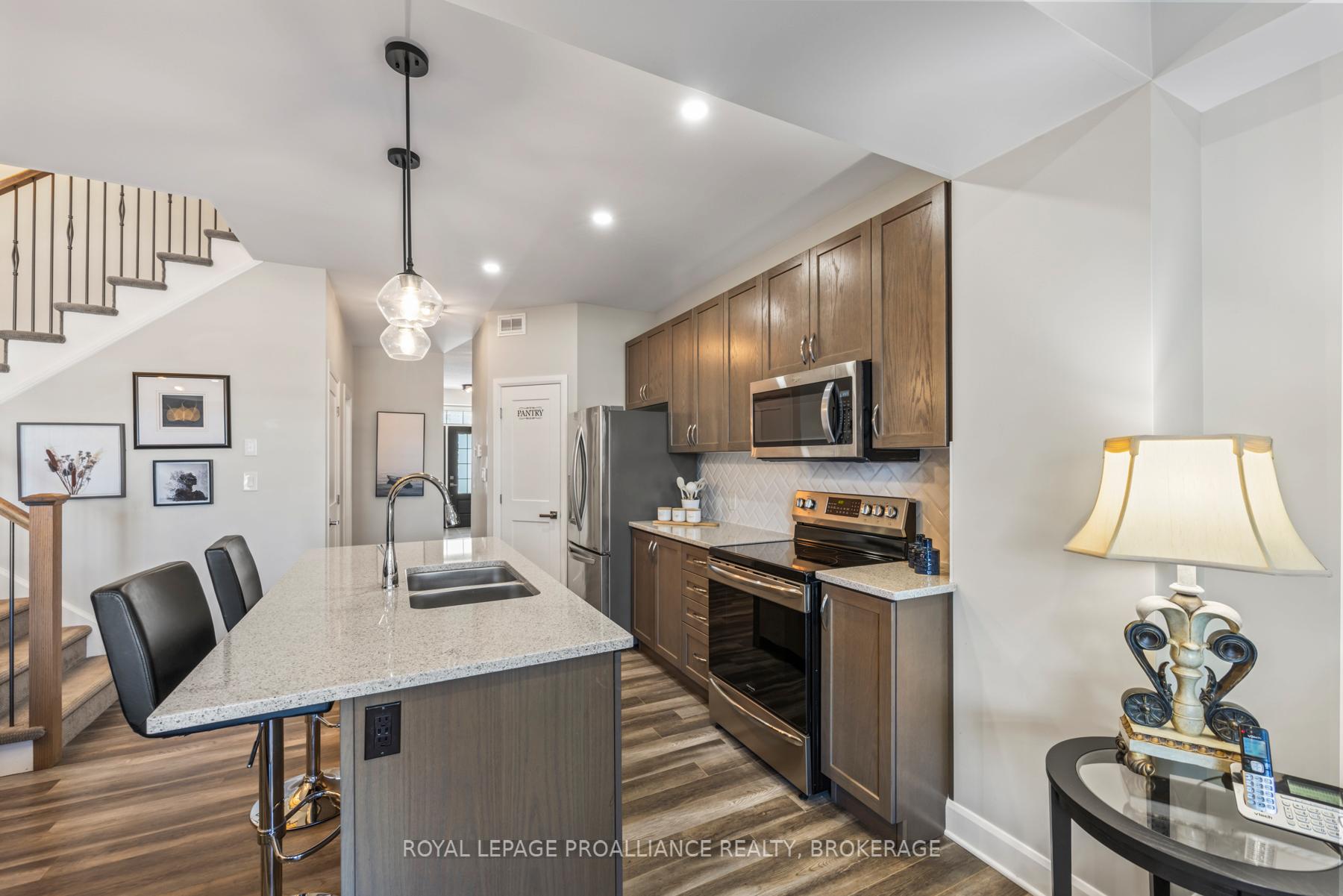 Photo 24 of 1550 Davenport Crescent, Kingston, City Northwest — HOMEH