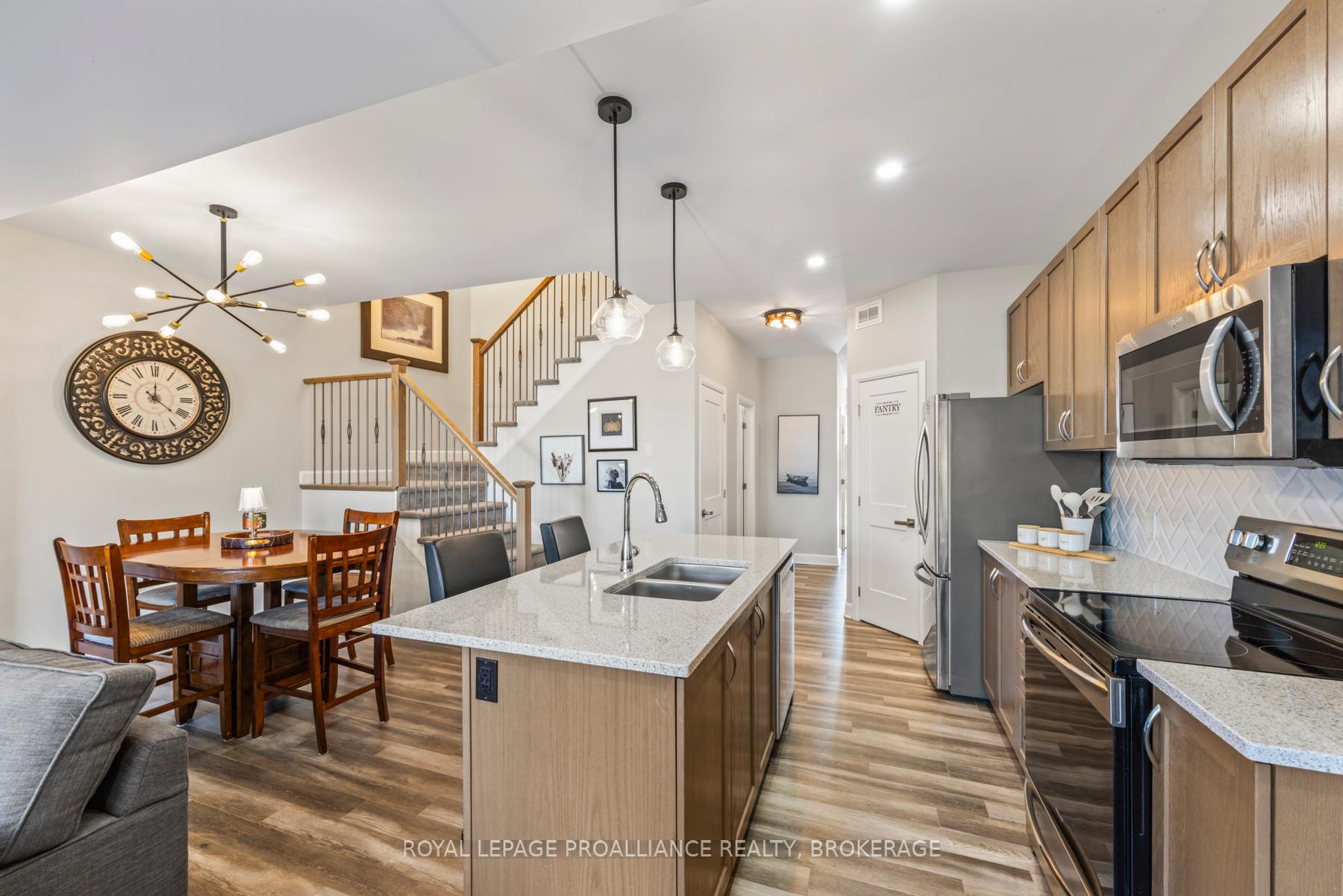 Photo 3 of 1550 Davenport Crescent, Kingston, City Northwest — HOMEH