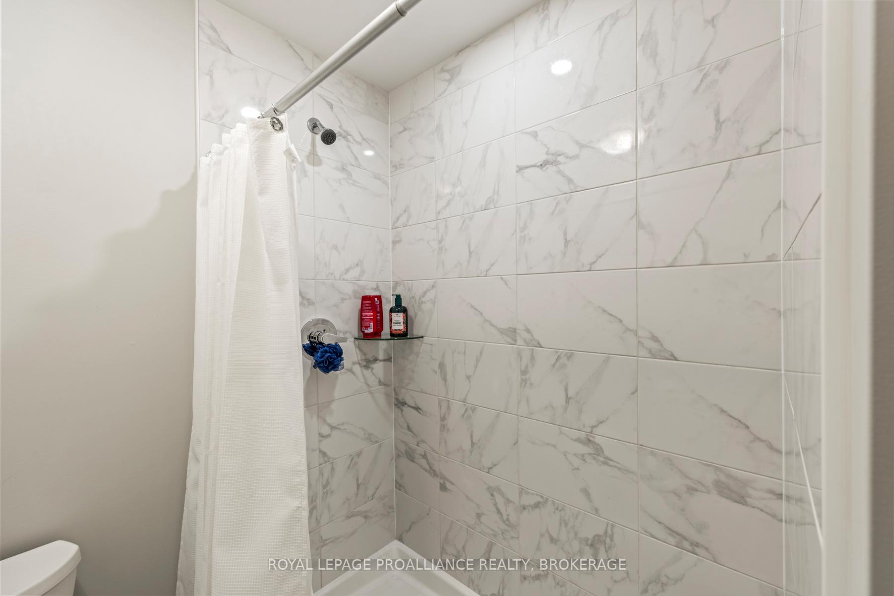 Photo 16 of 1550 Davenport Crescent, Kingston, City Northwest — HOMEH