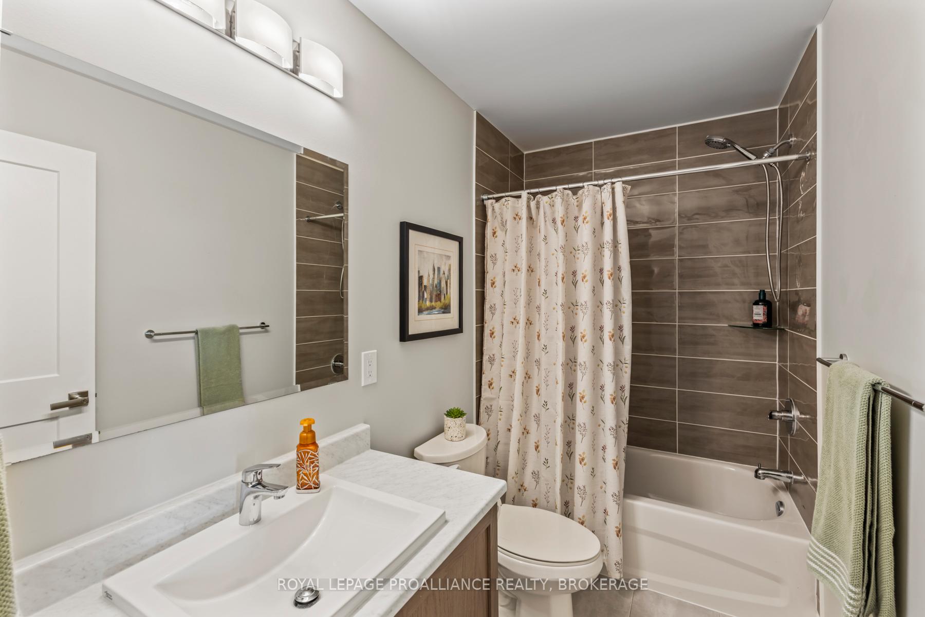 Photo 31 of 1550 Davenport Crescent, Kingston, City Northwest — HOMEH