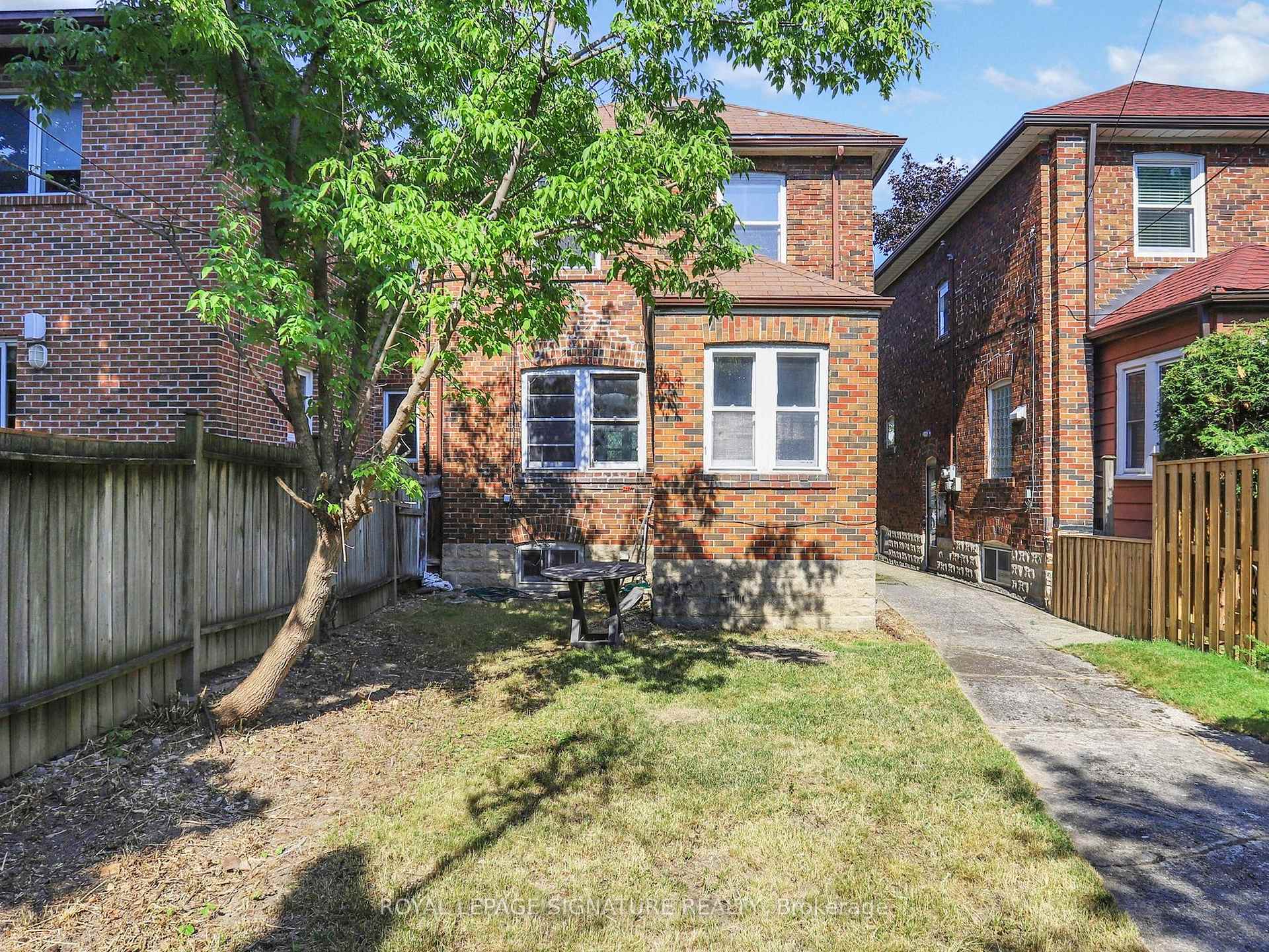 Photo 10 of 68 Castlewood Road, Toronto, Lawrence Park South — HOMEH