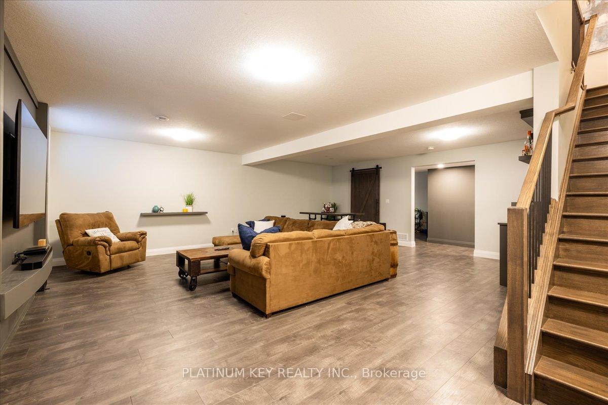 Photo 30 of 88 Collins Way, Strathroy-Caradoc, SE — HOMEH