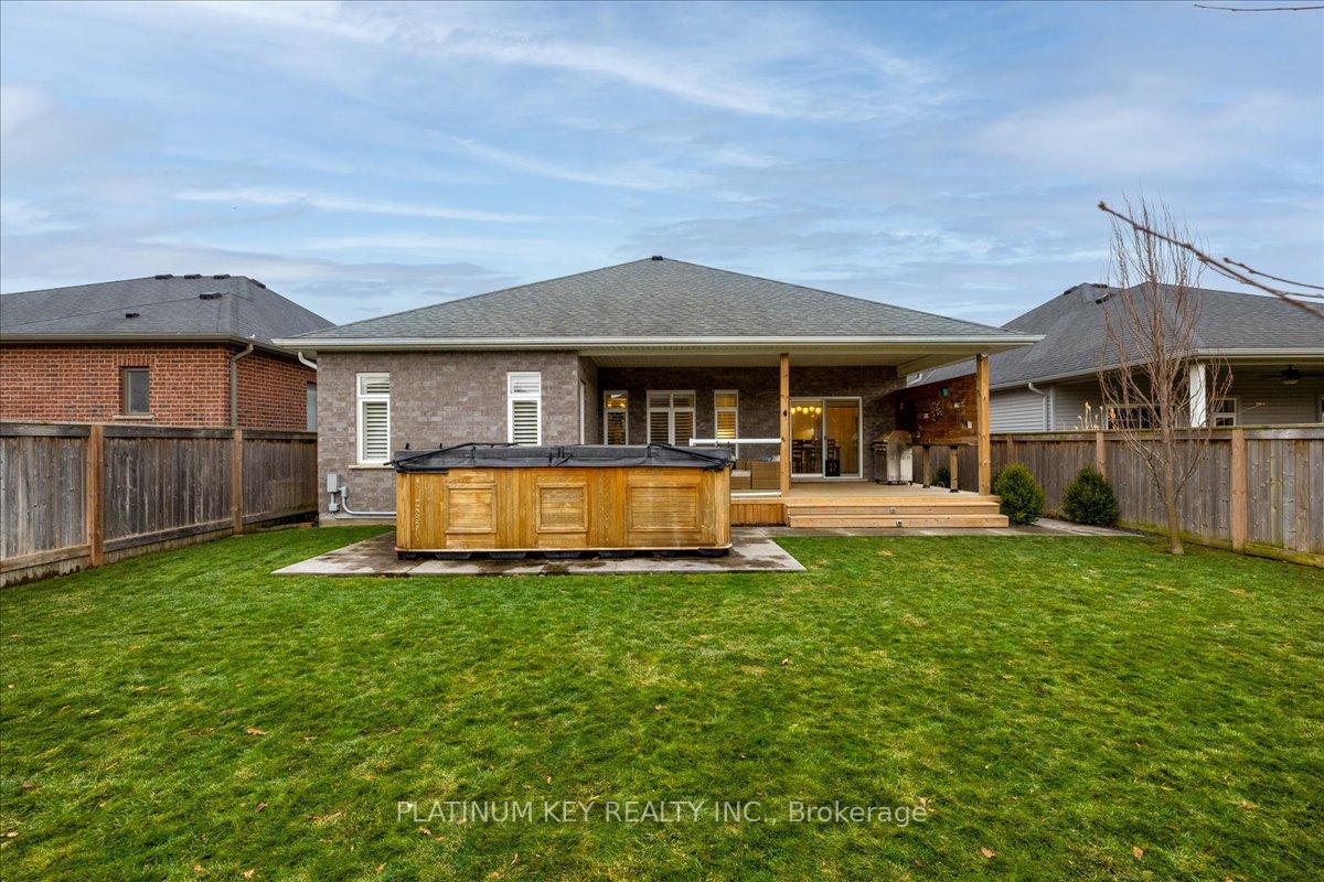 Photo 32 of 88 Collins Way, Strathroy-Caradoc, SE — HOMEH