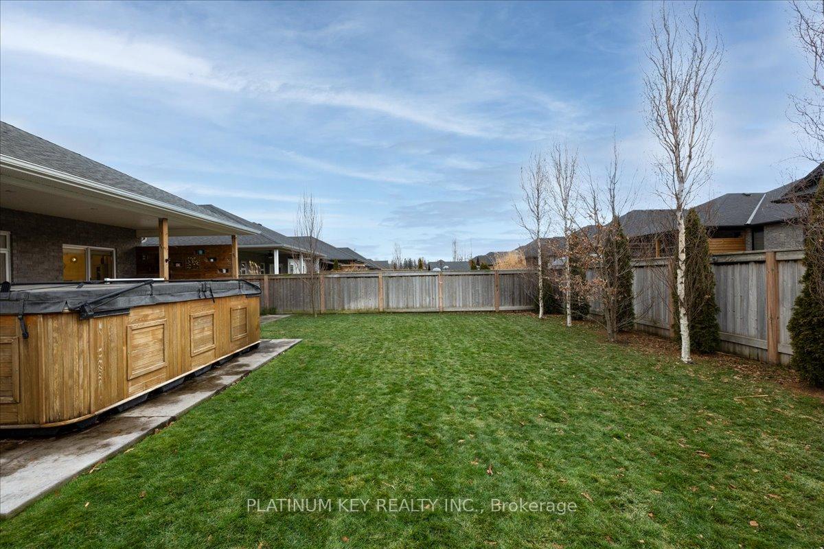 Photo 28 of 88 Collins Way, Strathroy-Caradoc, SE — HOMEH