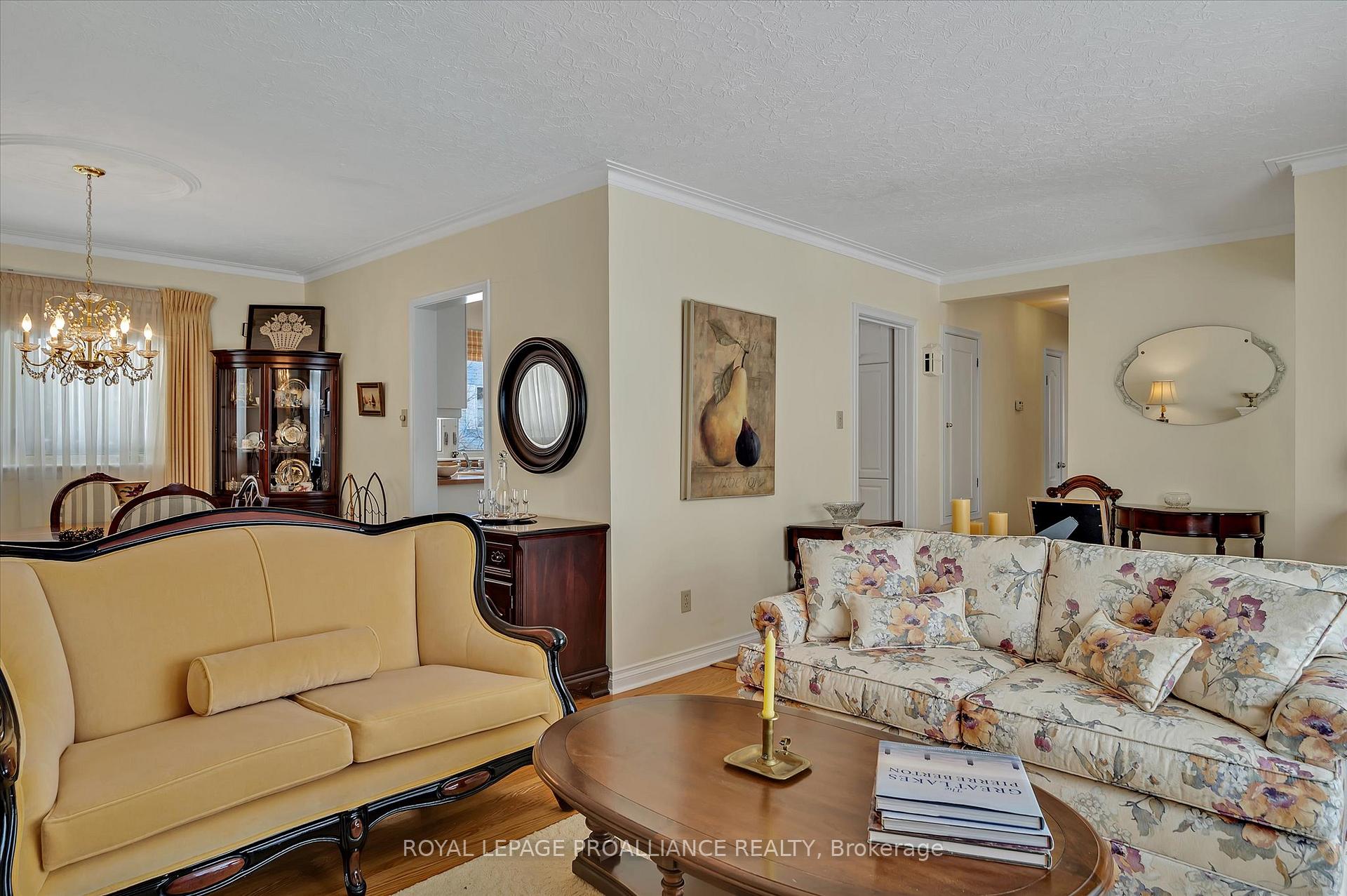 Photo 19 of 114 O'Carroll Avenue, Peterborough, Northcrest Ward 5 — HOMEH