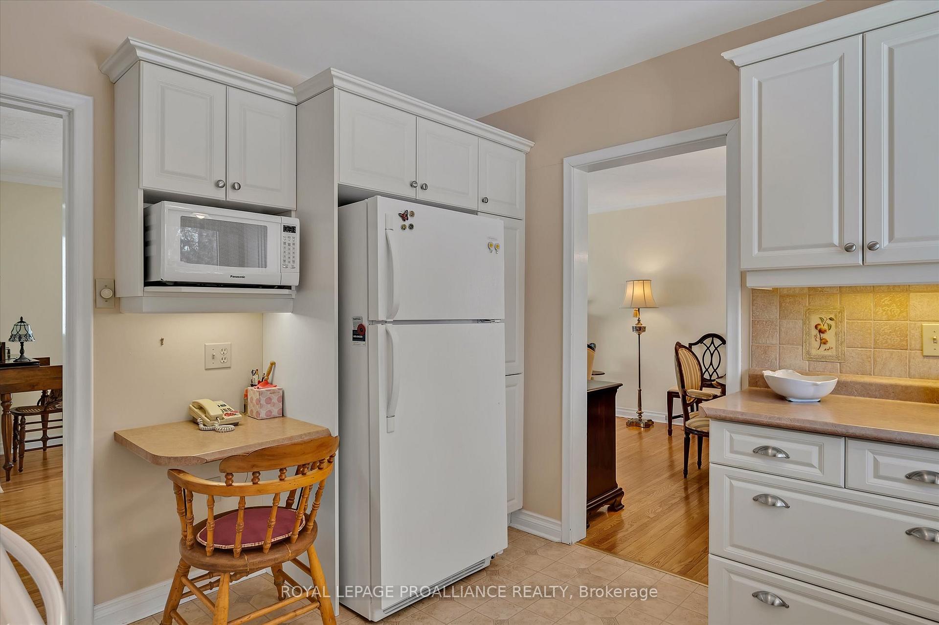 Photo 6 of 114 O'Carroll Avenue, Peterborough, Northcrest Ward 5 — HOMEH