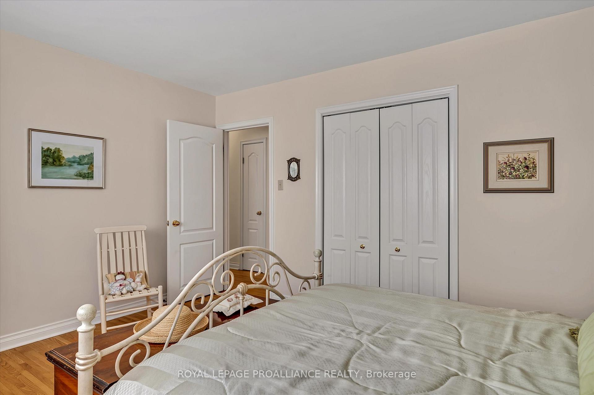 Photo 23 of 114 O'Carroll Avenue, Peterborough, Northcrest Ward 5 — HOMEH