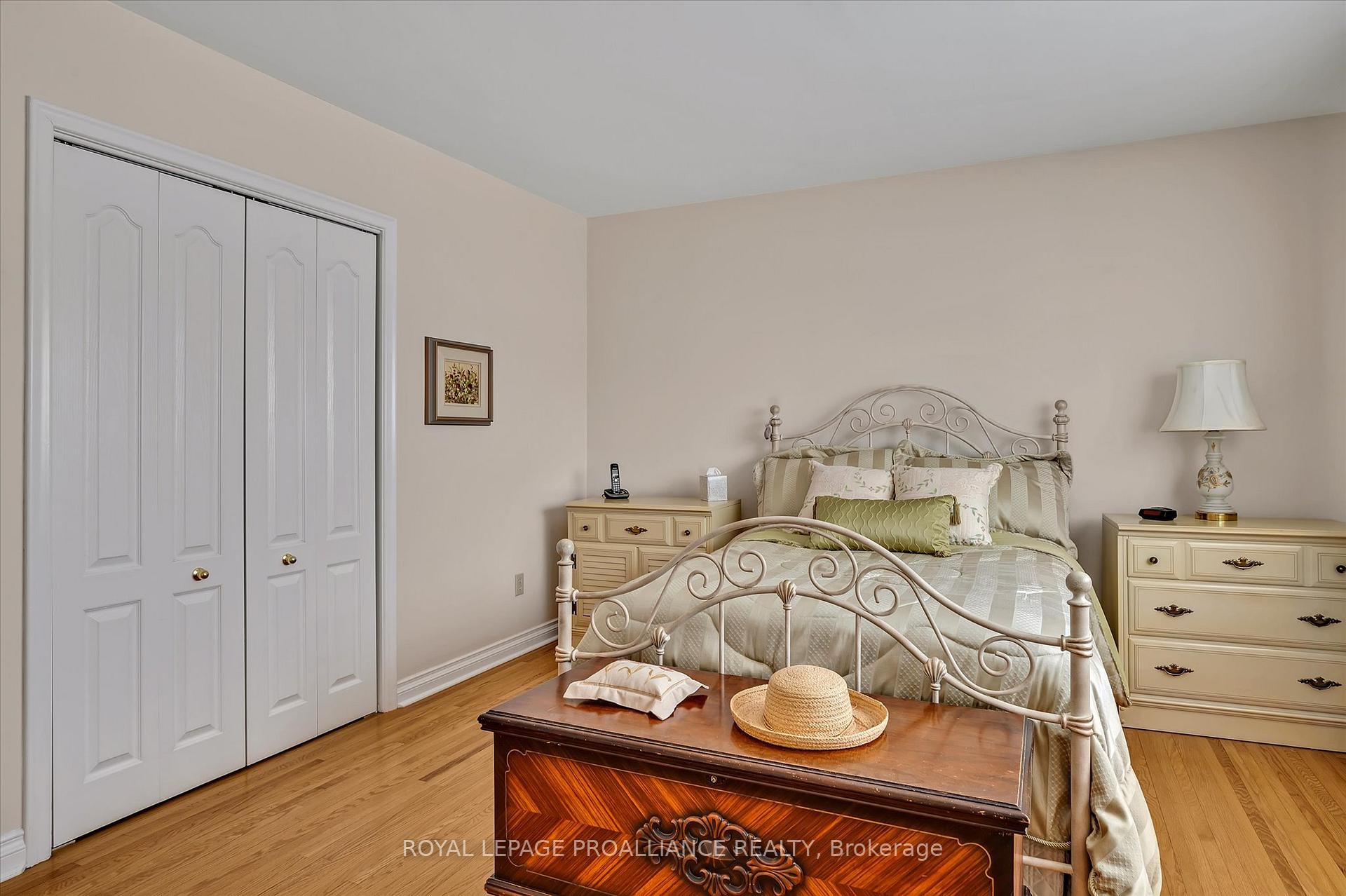 Photo 29 of 114 O'Carroll Avenue, Peterborough, Northcrest Ward 5 — HOMEH