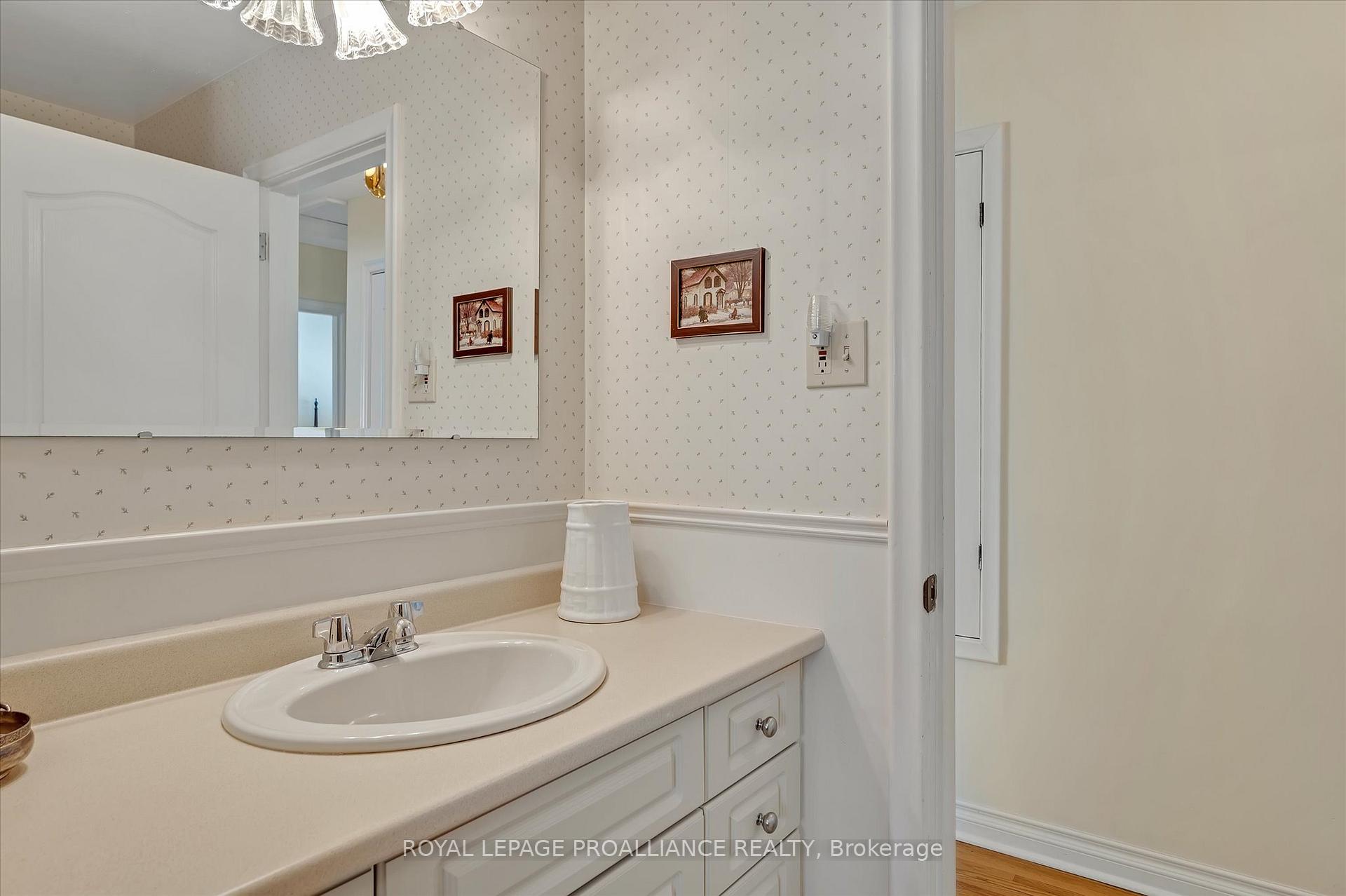 Photo 27 of 114 O'Carroll Avenue, Peterborough, Northcrest Ward 5 — HOMEH